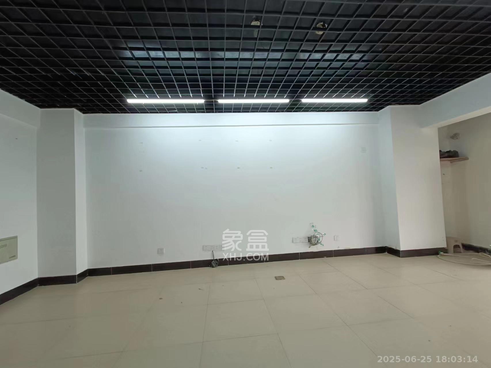 北辰中央公园B区 1室1厅1卫 1200.0元/月 北辰中央公园B区 1室1厅1卫 1200.0元/月室内图