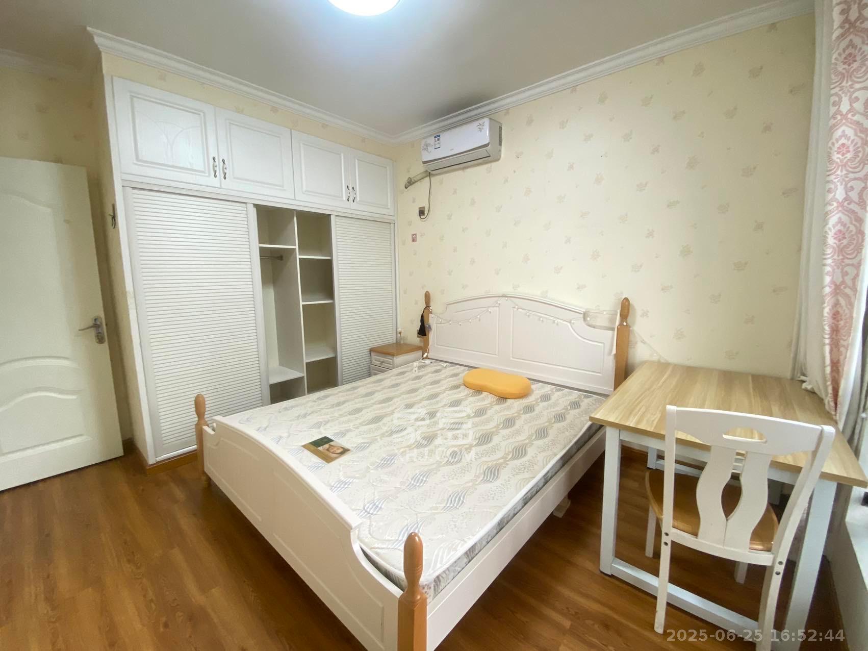 达美D6区  3室2厅1卫   3200.00元/月室内图