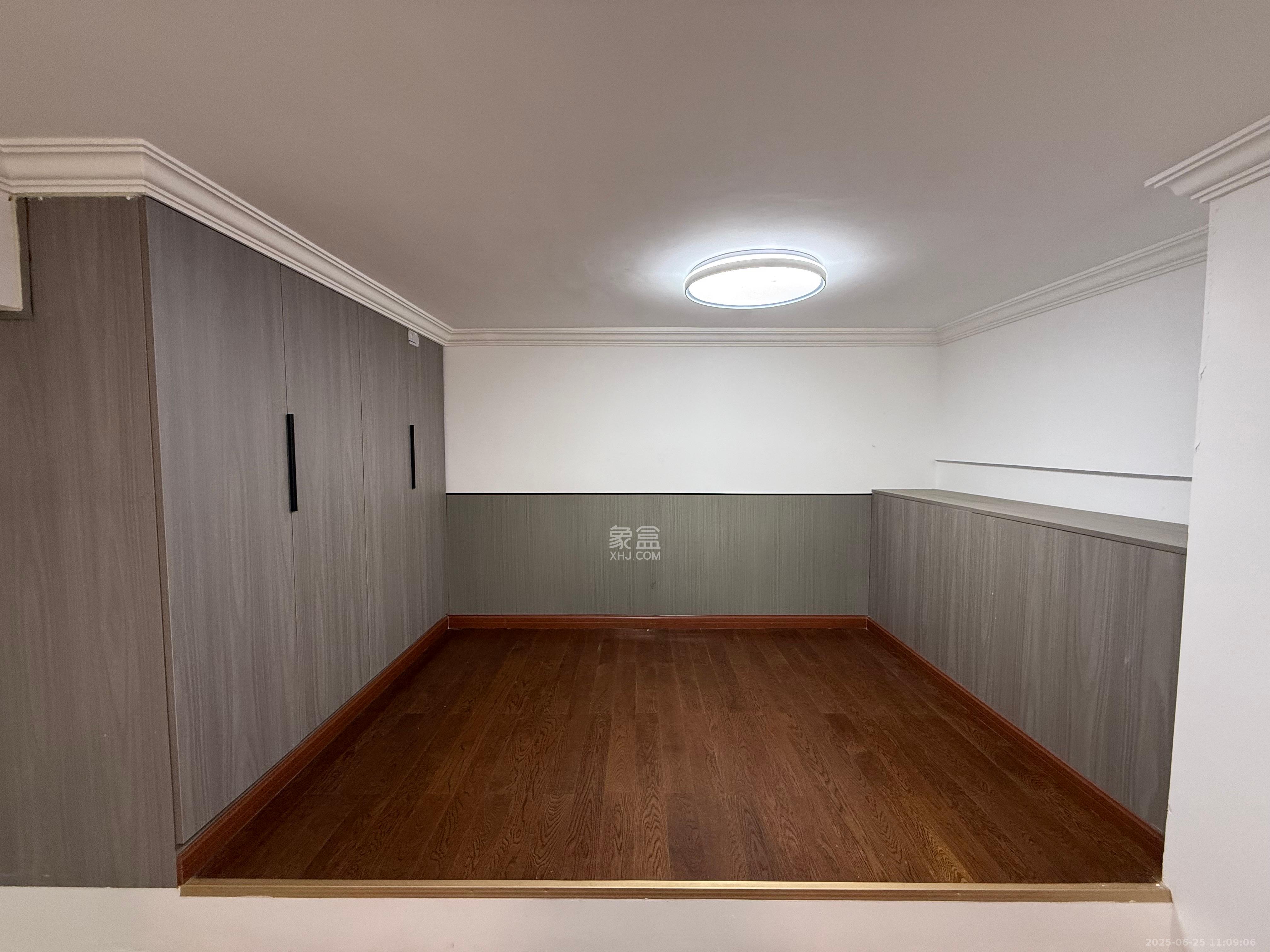 龙湖新壹城  1室0厅0卫    2200.0元/月 龙湖新壹城  1室0厅0卫    2200.0元/月室内图