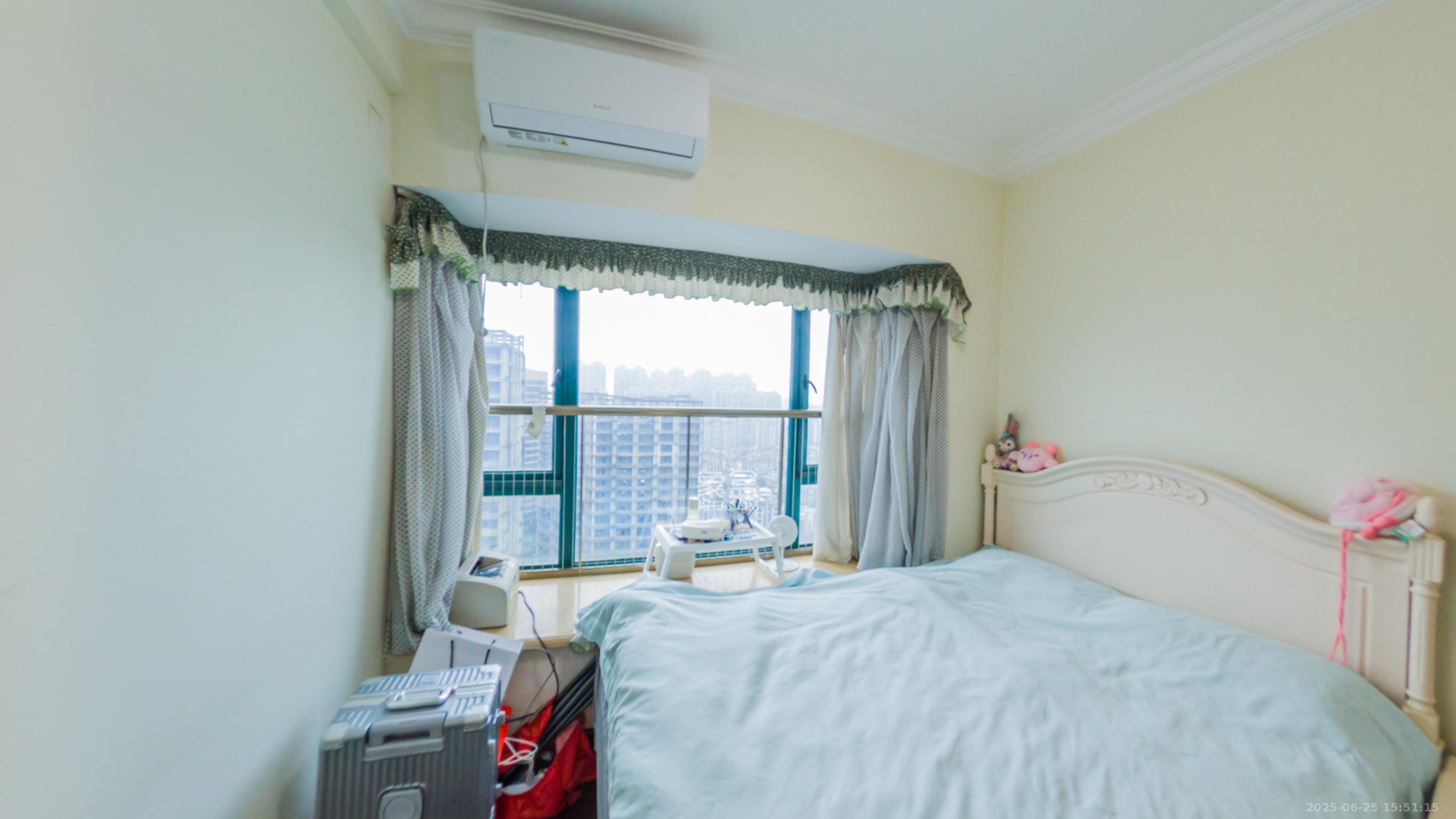 恒大绿洲 3室2厅2卫 90.0万 恒大绿洲 3室2厅2卫 90.0万卧室