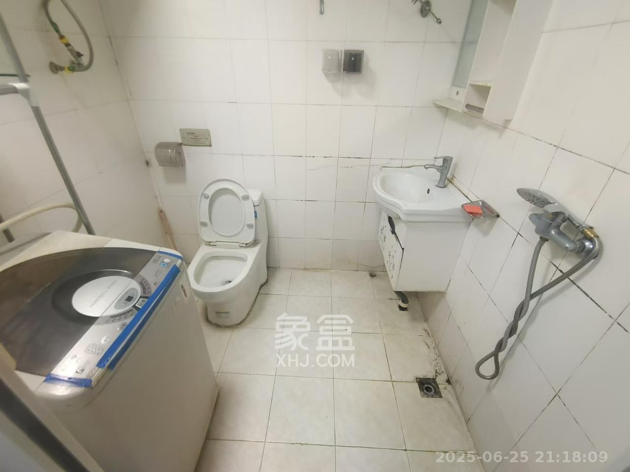 锦华时代 1室1厅1卫 1300.0元/月 锦华时代 1室1厅1卫 1300.0元/月室内图