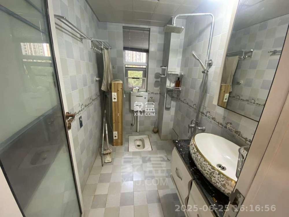 美的城三期 2室2厅1卫 1600.0元/月 美的城三期 2室2厅1卫 1600.0元/月室内图