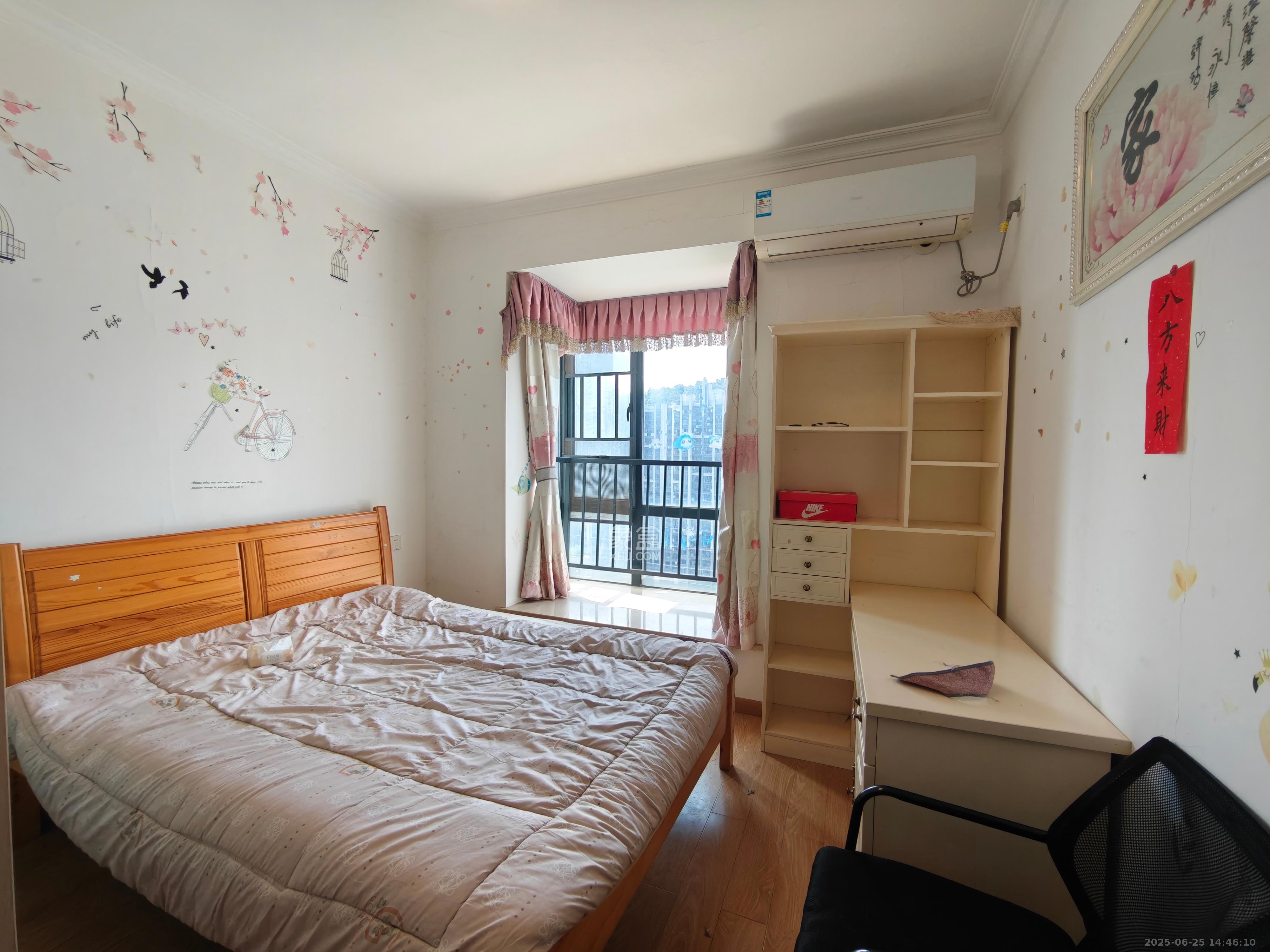 中建麓山和苑  3室2厅1卫   1800.00元/月室内图