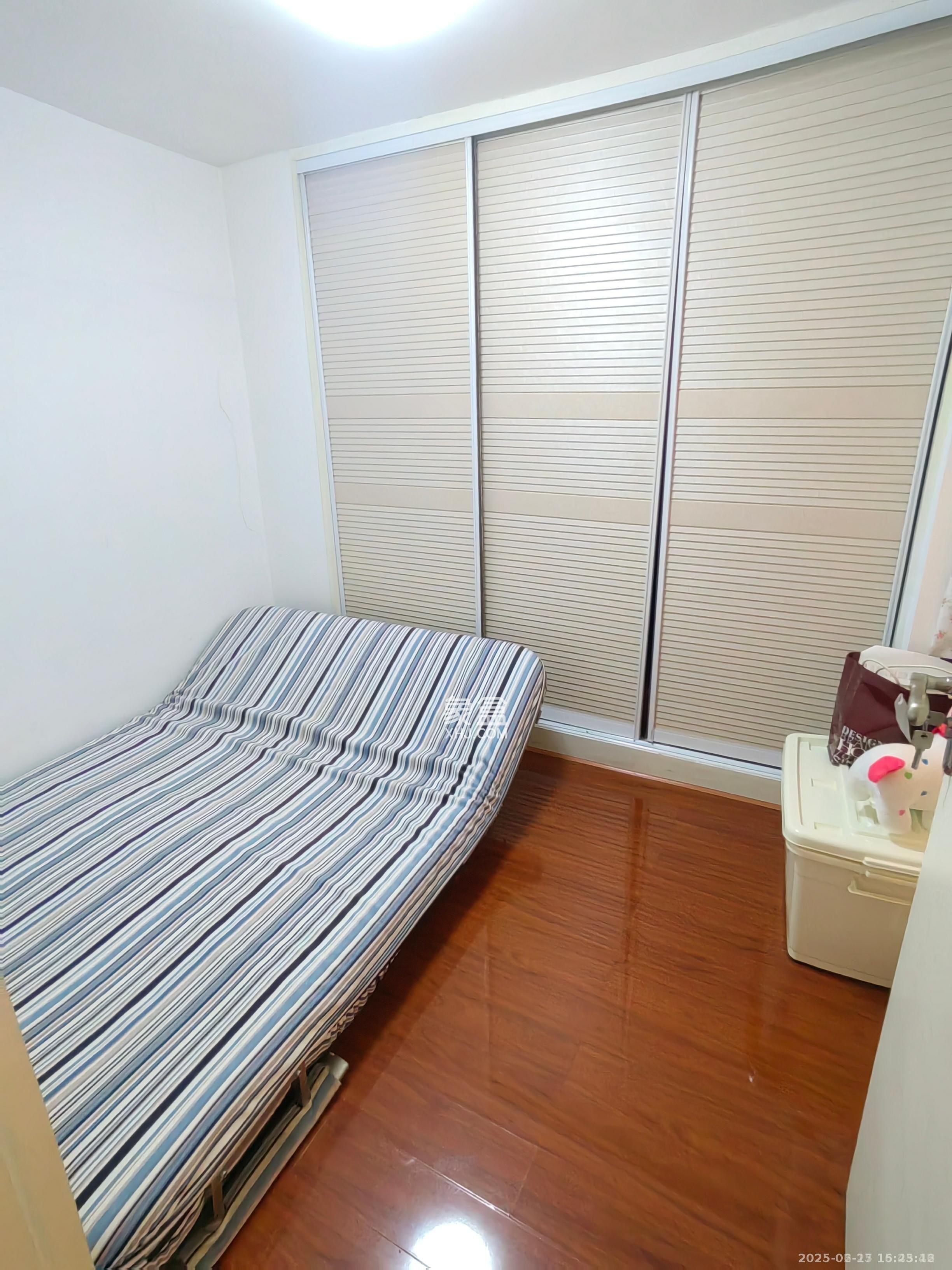 融圣国际 2室1厅2卫 2400.0元/月 融圣国际 2室1厅2卫 2400.0元/月室内图