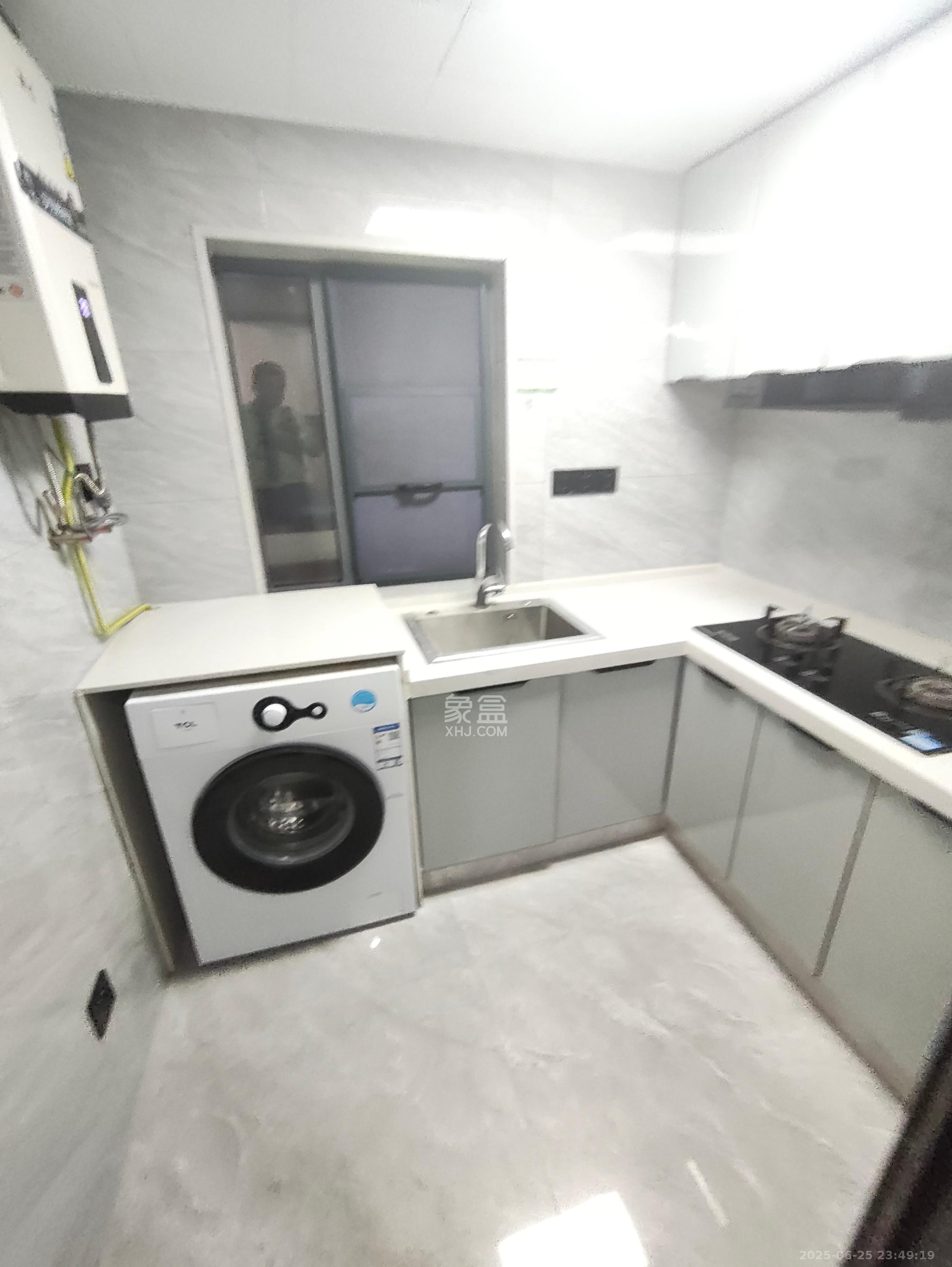 天心华庭 1室1厅1卫 2000.0元/月 天心华庭 1室1厅1卫 2000.0元/月室内图