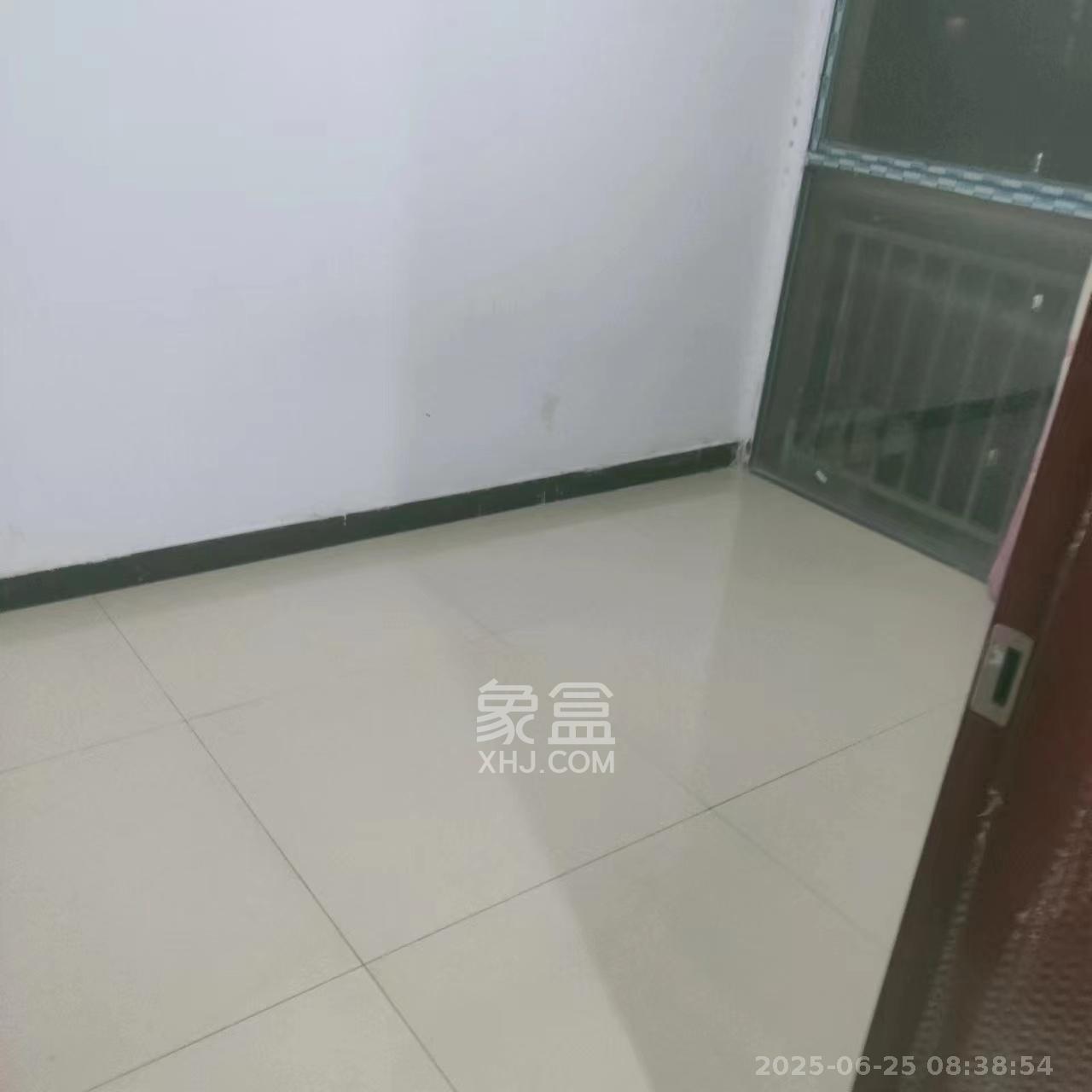 康桥长郡  3室2厅1卫   1800.00元/月室内图