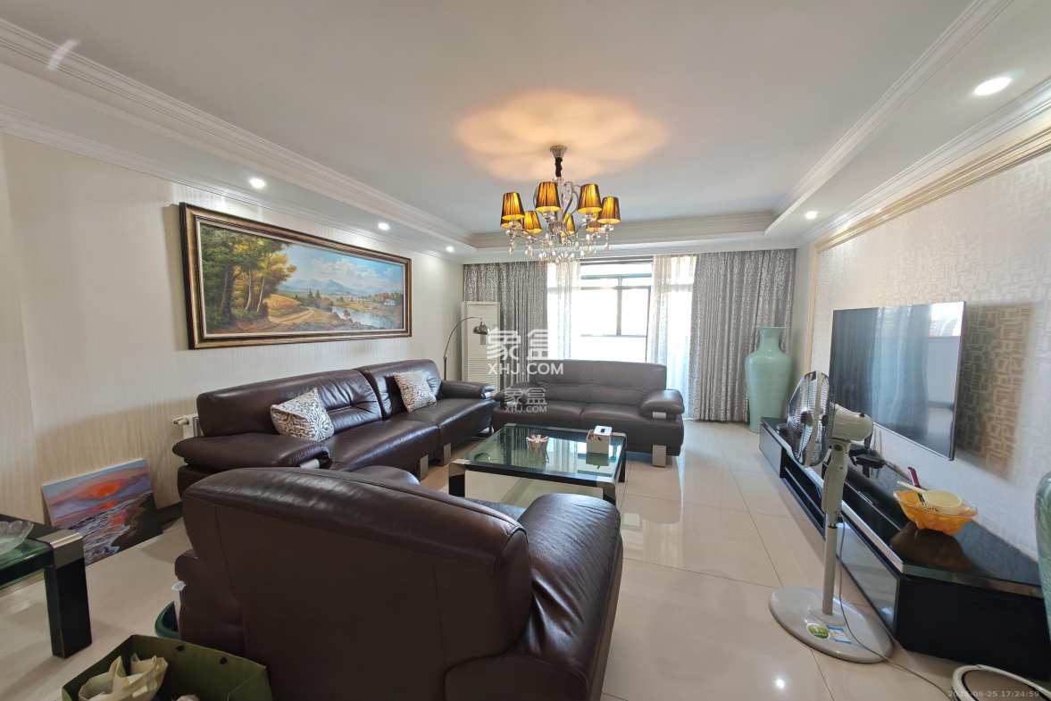 世嘉国际华城 3室2厅2卫 4500.0元/月 世嘉国际华城 3室2厅2卫 4500.0元/月室内图