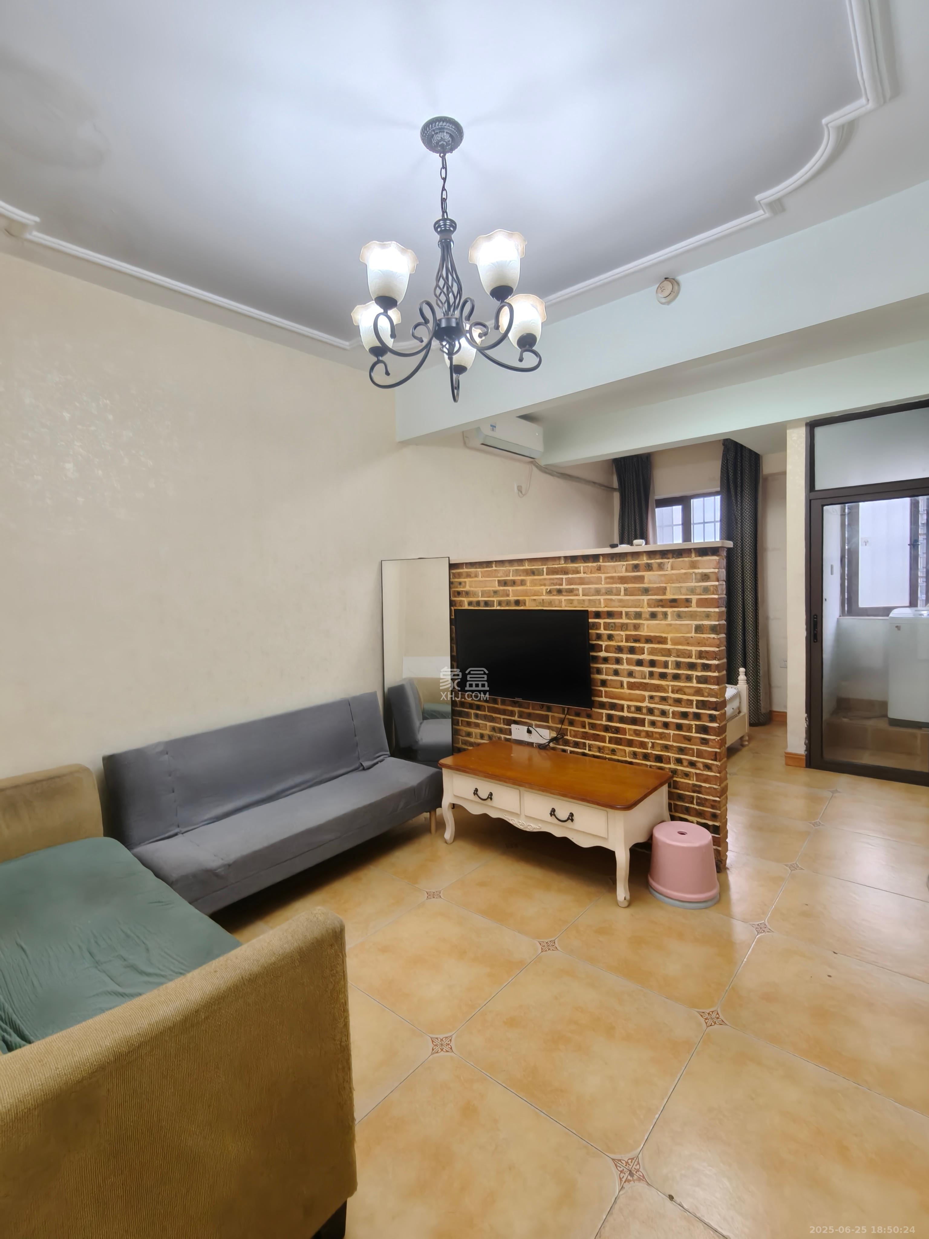 同鑫家园 1室1厅1卫 1400.0元/月 同鑫家园 1室1厅1卫 1400.0元/月室内图