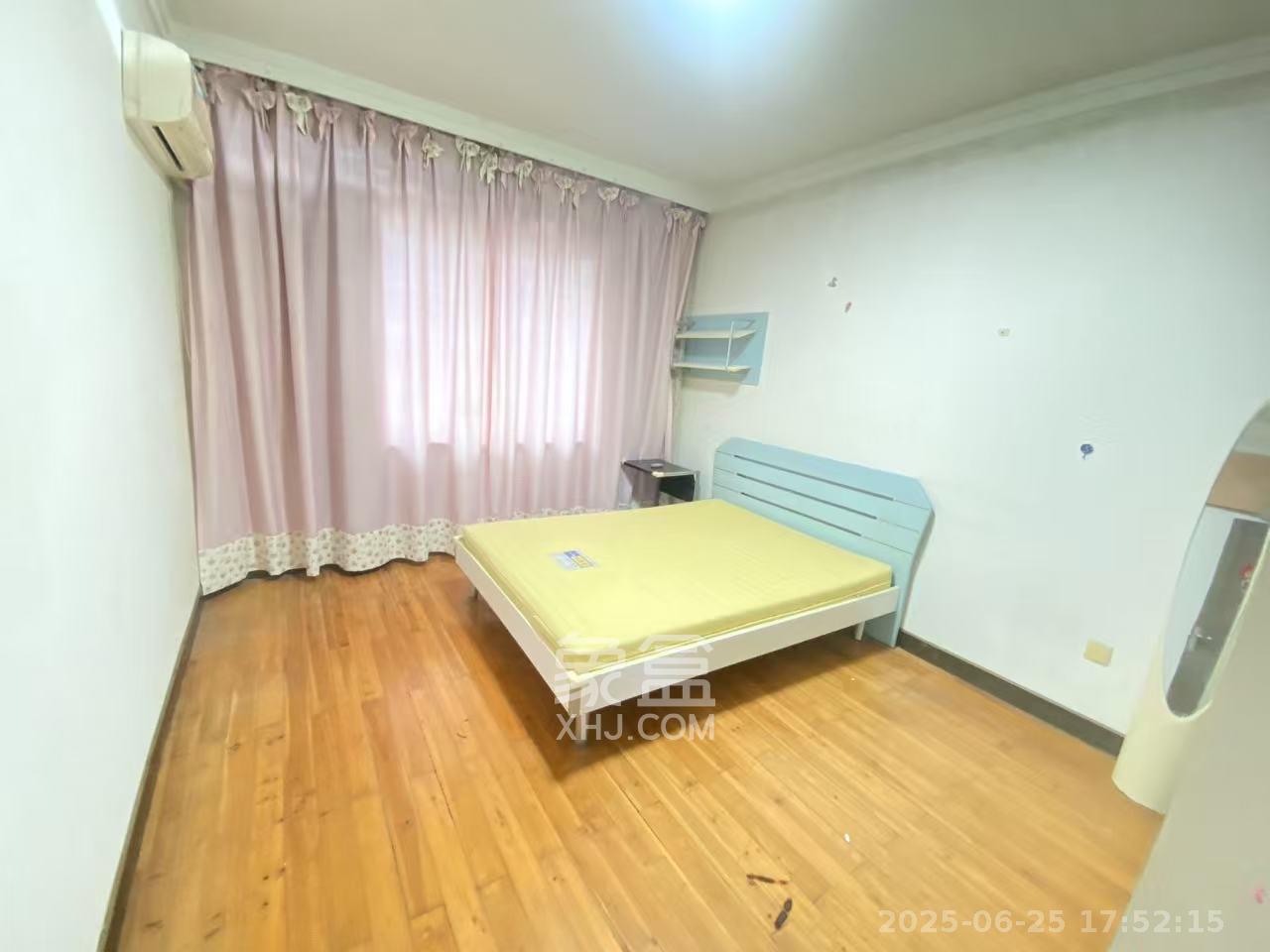 楚湘街二条巷散盘  3室2厅2卫   3000.00元/月室内图