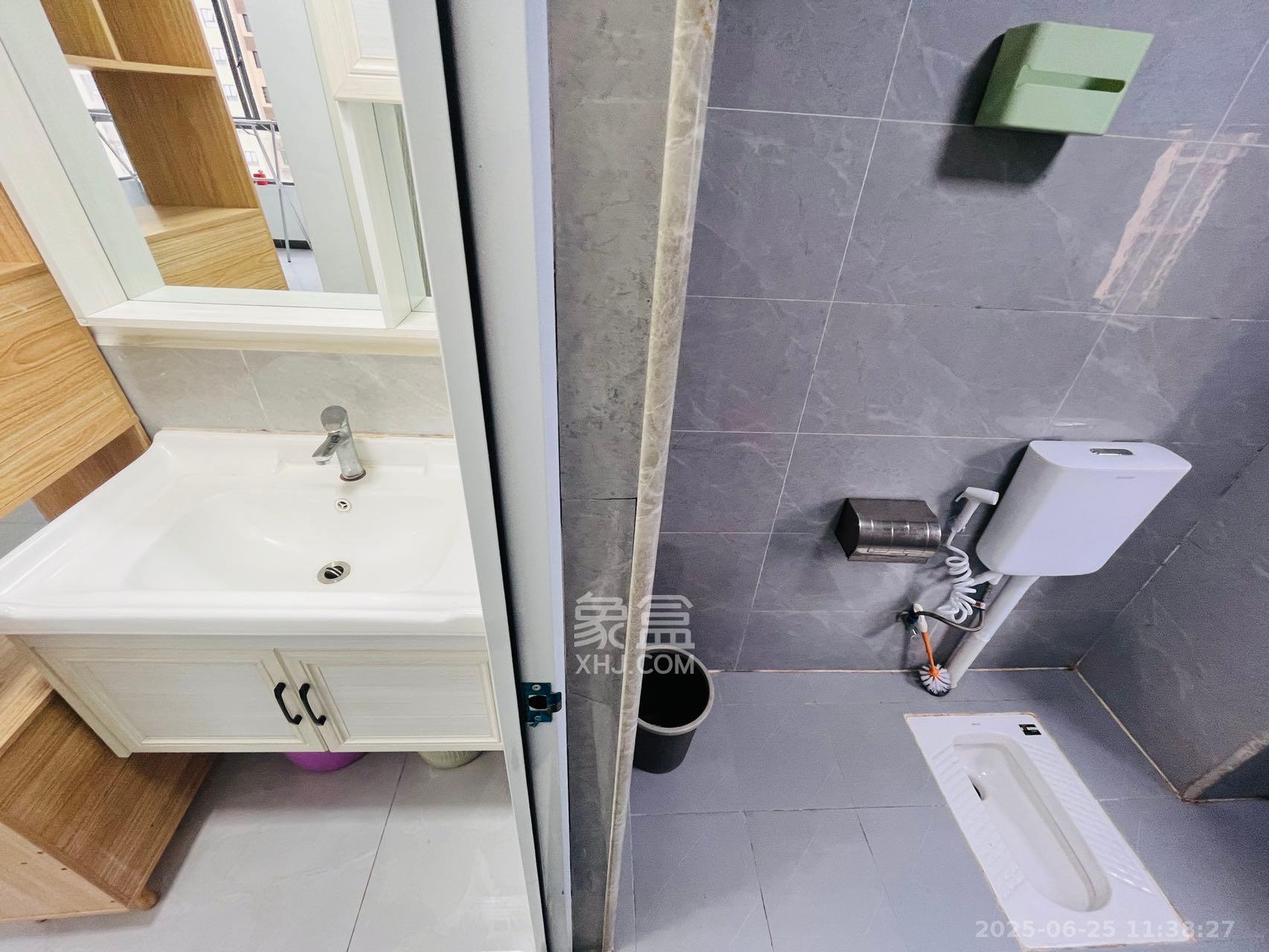 长房云时代  3室2厅1卫   2500.00元/月室内图