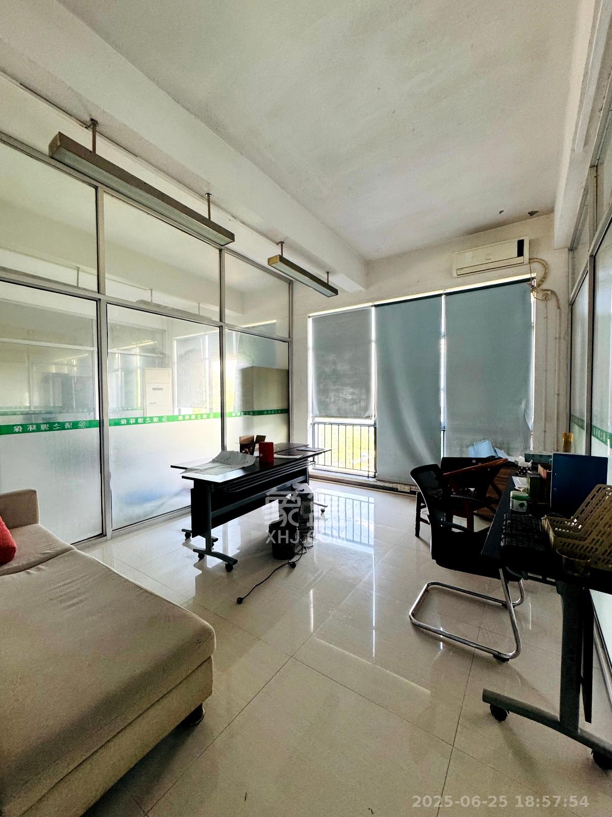 国际企业中心   814.75㎡      20400.0元/月室内图