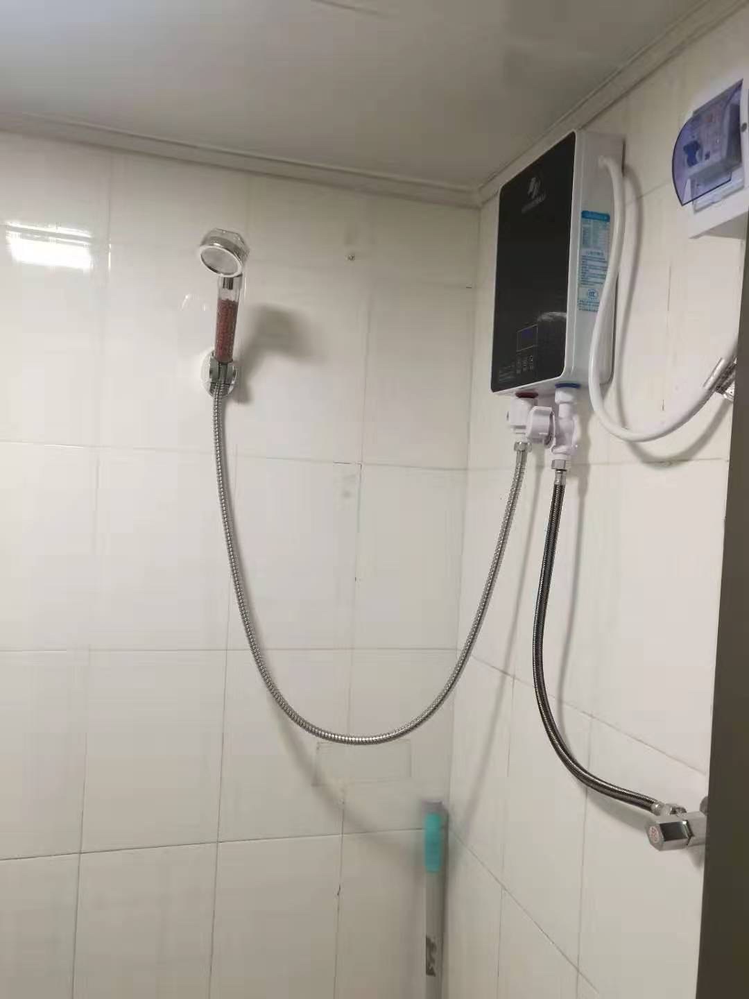 凤翔大厦 1室1厅1卫 1200.0元/月 凤翔大厦 1室1厅1卫 1200.0元/月室内图