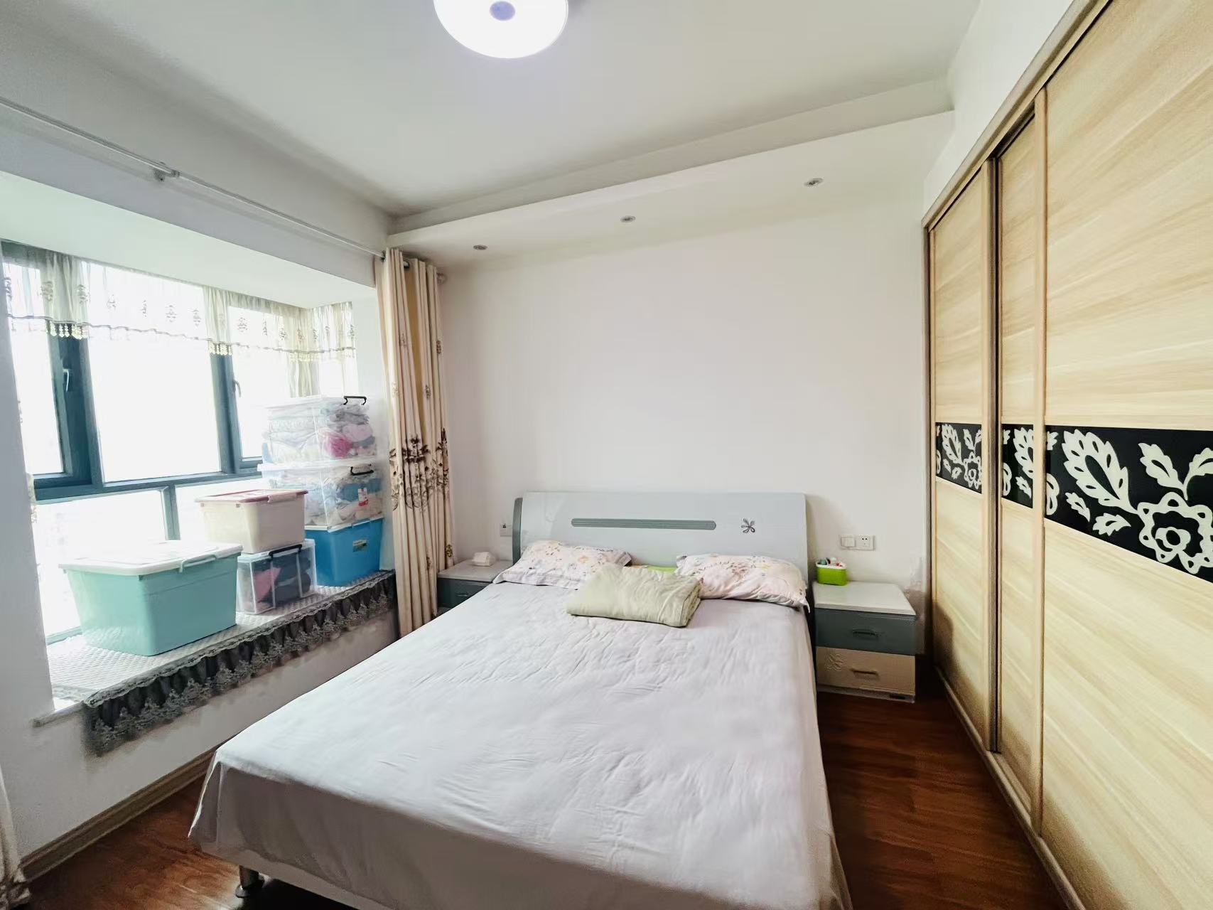 高盛澧园一二期  3室2厅2卫    72.0万 高盛澧园一二期  3室2厅2卫    72.0万客厅