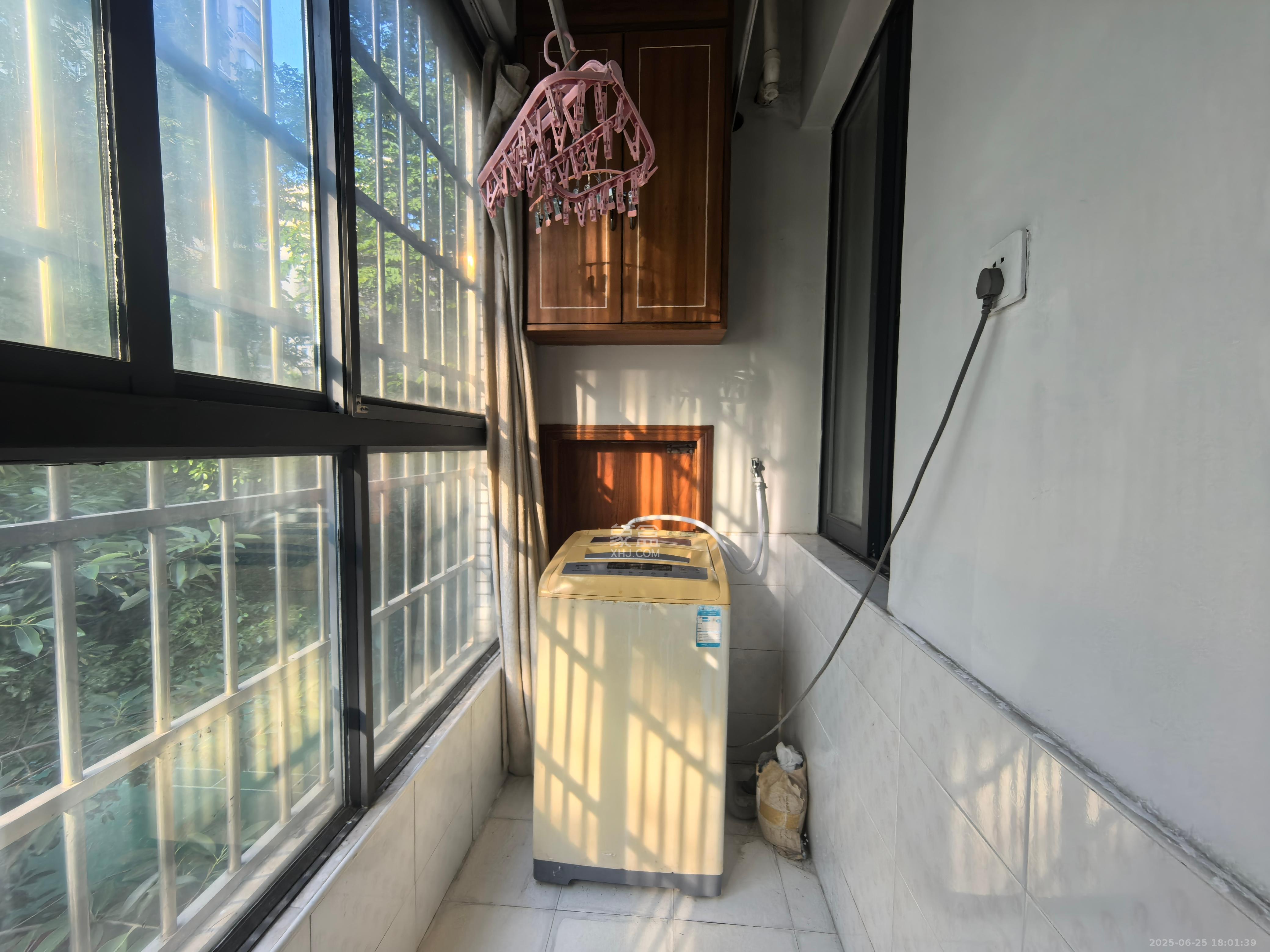 满庭芳小区  1室1厅1卫   1500.00元/月室内图