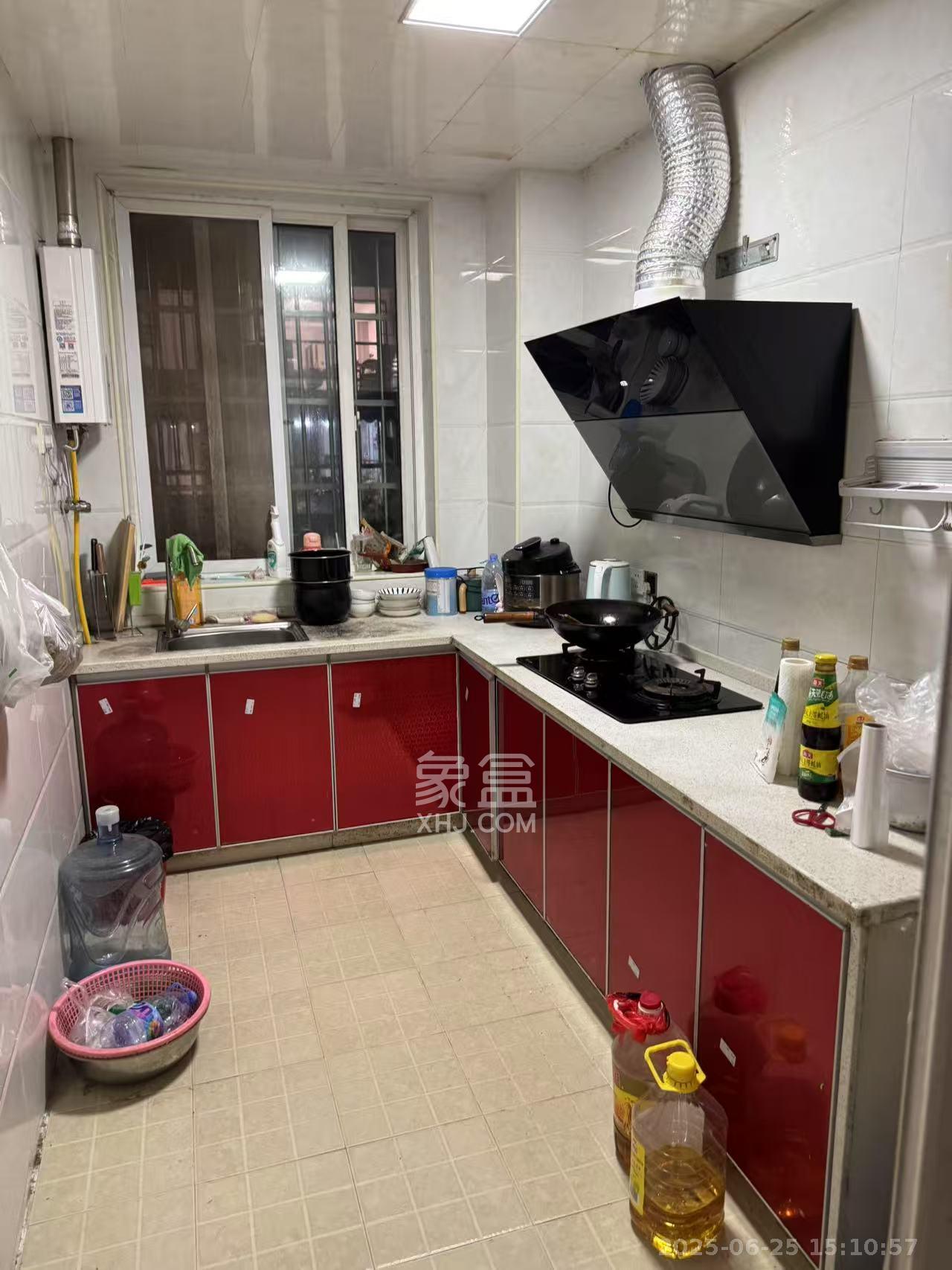 枫华府第  3室2厅2卫    1800.0元/月室内图