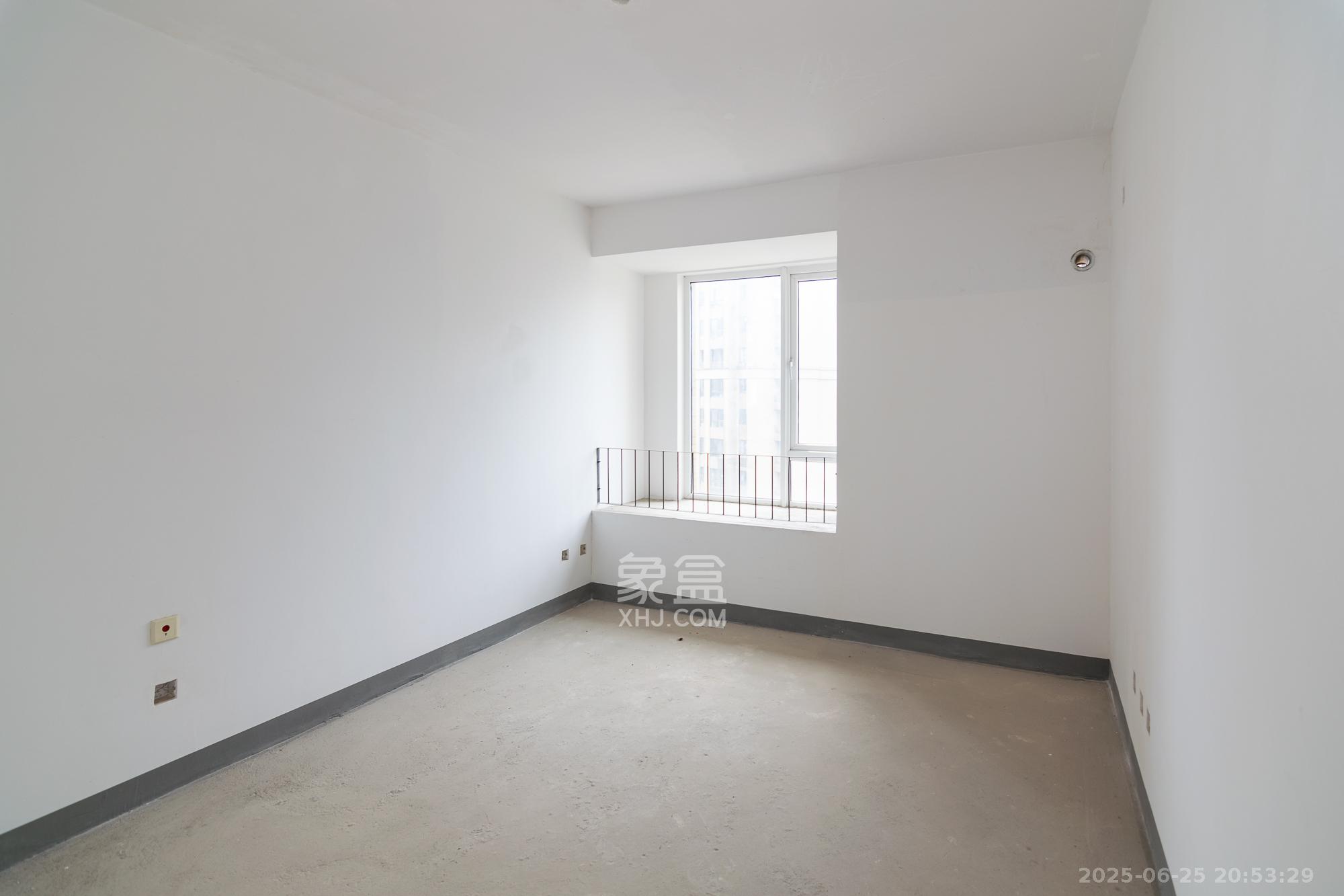 金地三千府(金地湖山樾、金地自在城) 3室2厅1卫 43.8万 金地三千府(金地湖山樾、金地自在城) 3室2厅1卫 43.8万卧室