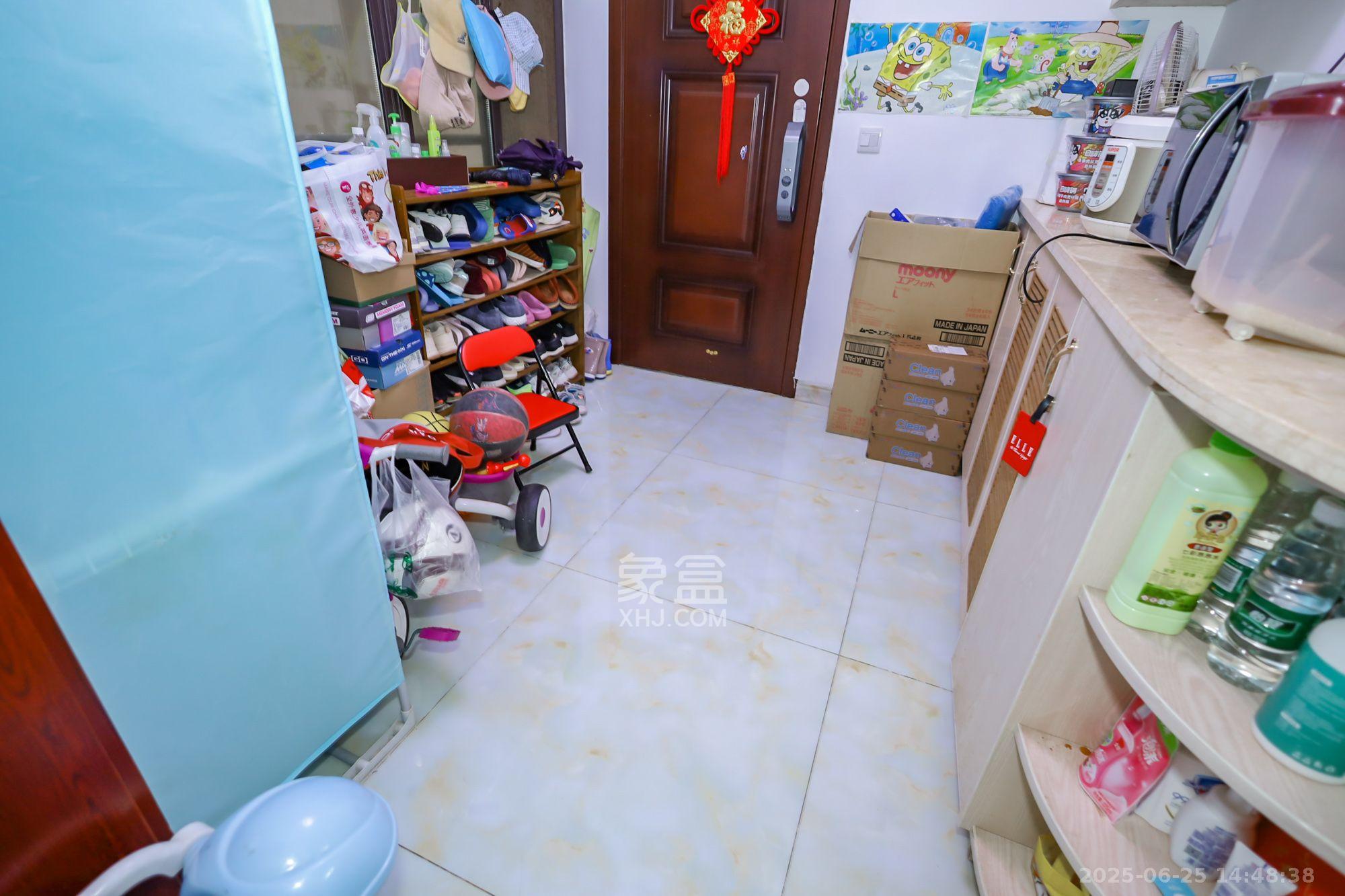 卓越蔚蓝海岸三期  2室2厅1卫   2300.00元/月室内图