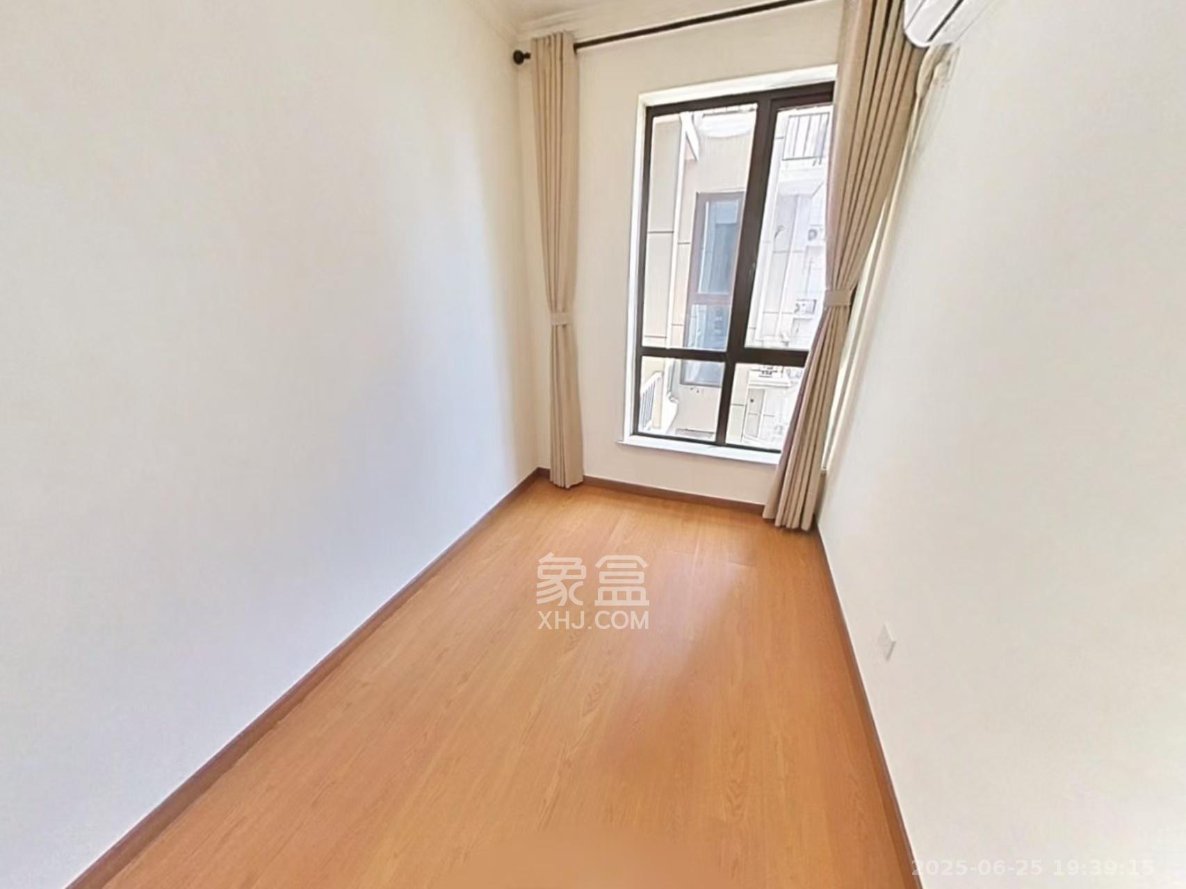 中国铁建梅溪青秀二期  3室2厅2卫   3100.00元/月室内图