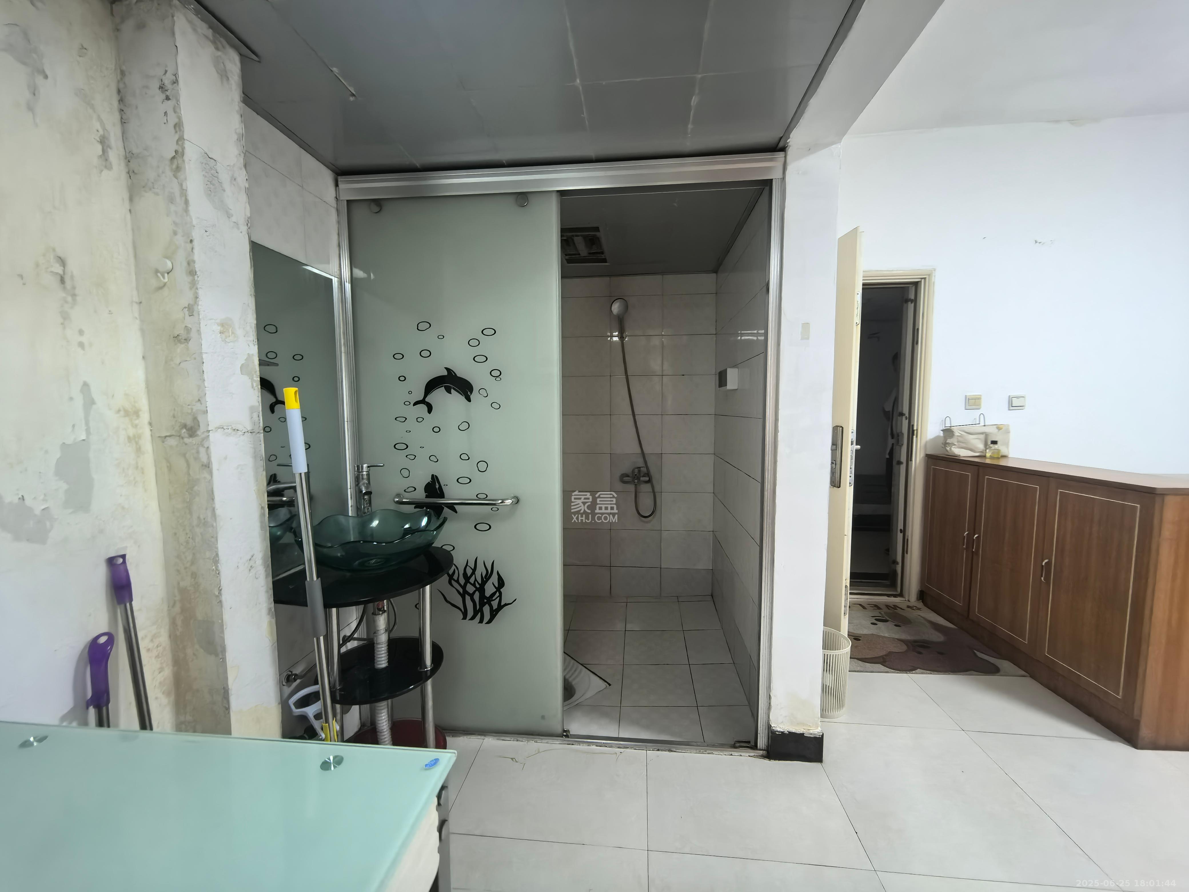 满庭芳小区  1室1厅1卫   1500.00元/月室内图