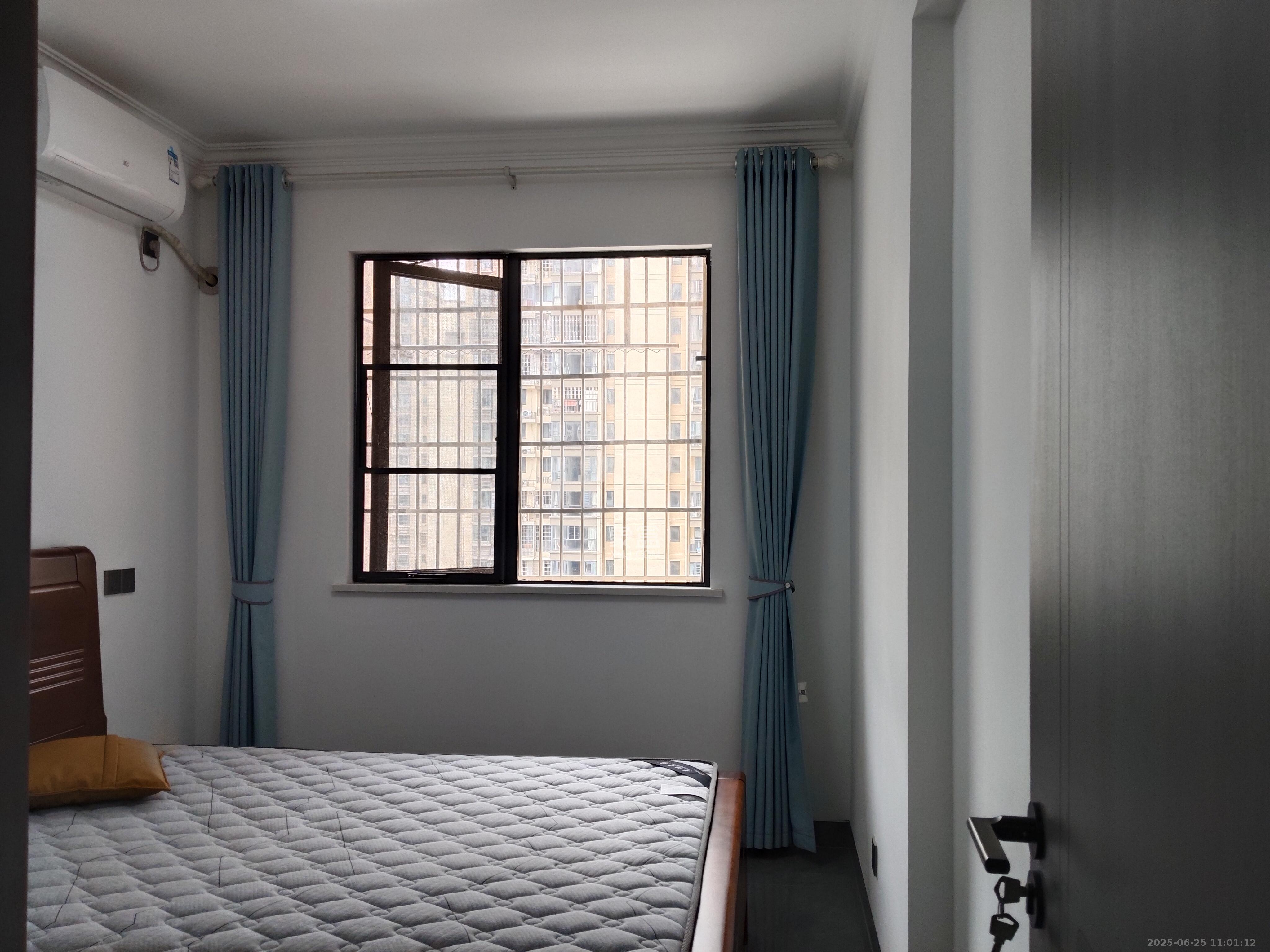 真人桥家园二期  1室0厅0卫    2300.0元/月 真人桥家园二期  1室0厅0卫    2300.0元/月室内图