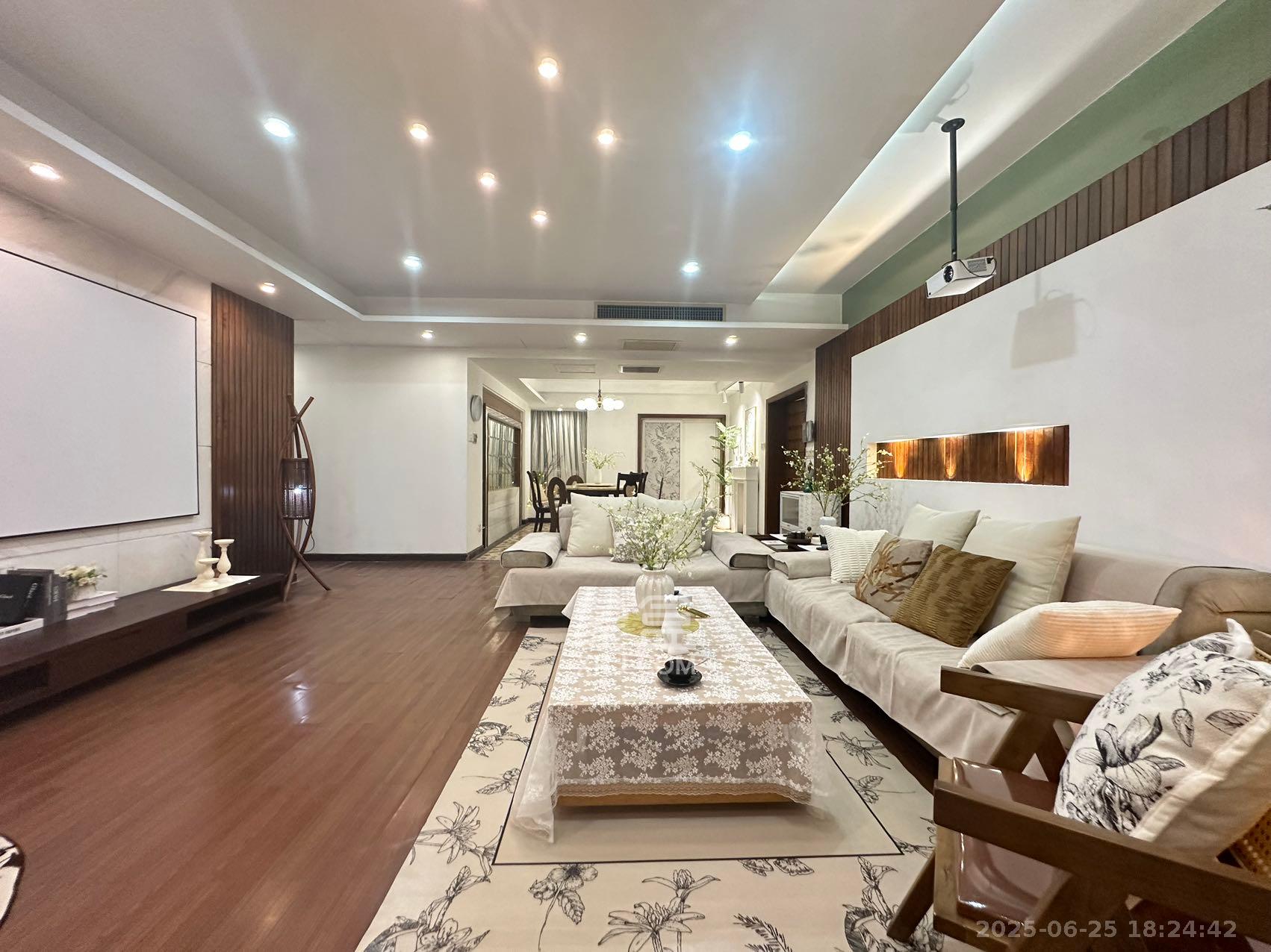 新世纪花苑  3室2厅2卫    7888.0元/月 新世纪花苑  3室2厅2卫    7888.0元/月室内图