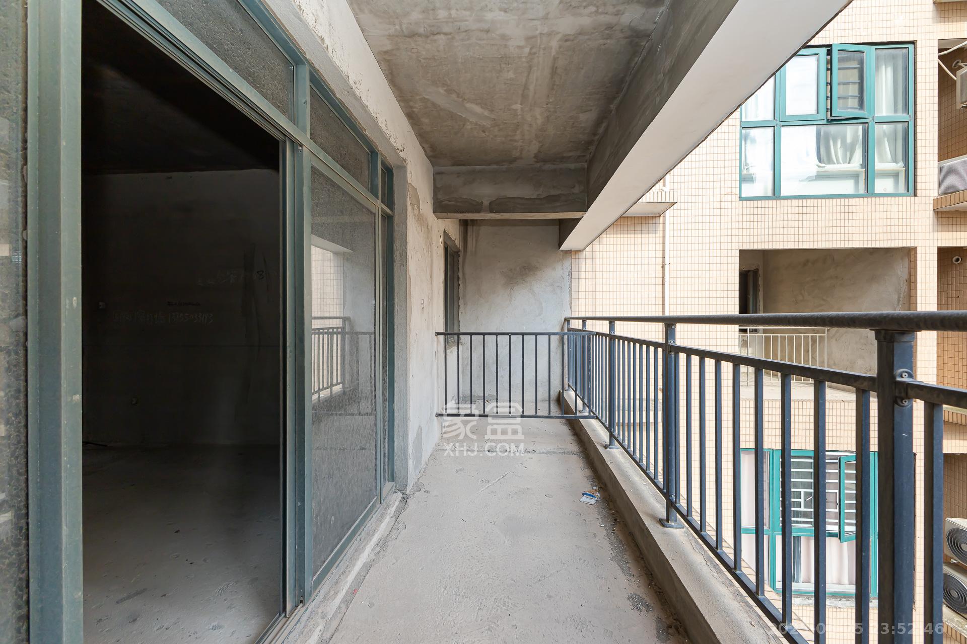 金湘苑(星澜之悦) 5室2厅2卫 98.0万 金湘苑(星澜之悦) 5室2厅2卫 98.0万阳台