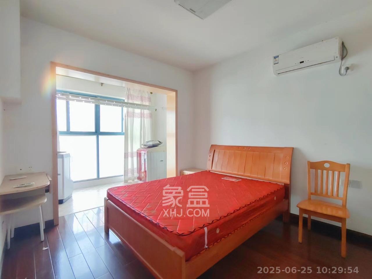 蝴蝶谷  3室2厅2卫   1800.00元/月室内图