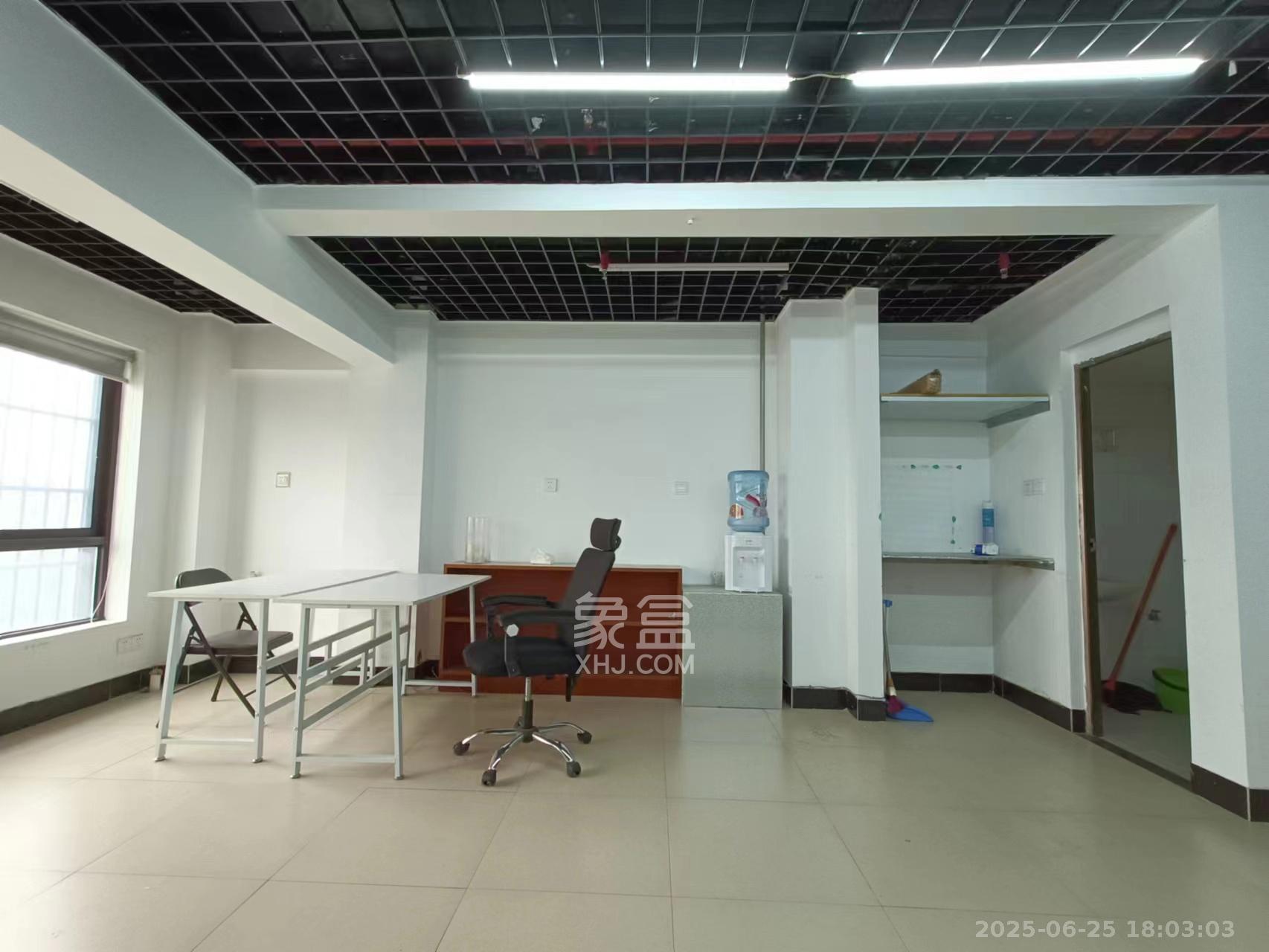 北辰中央公园B区 1室1厅1卫 1200.0元/月 北辰中央公园B区 1室1厅1卫 1200.0元/月室内图