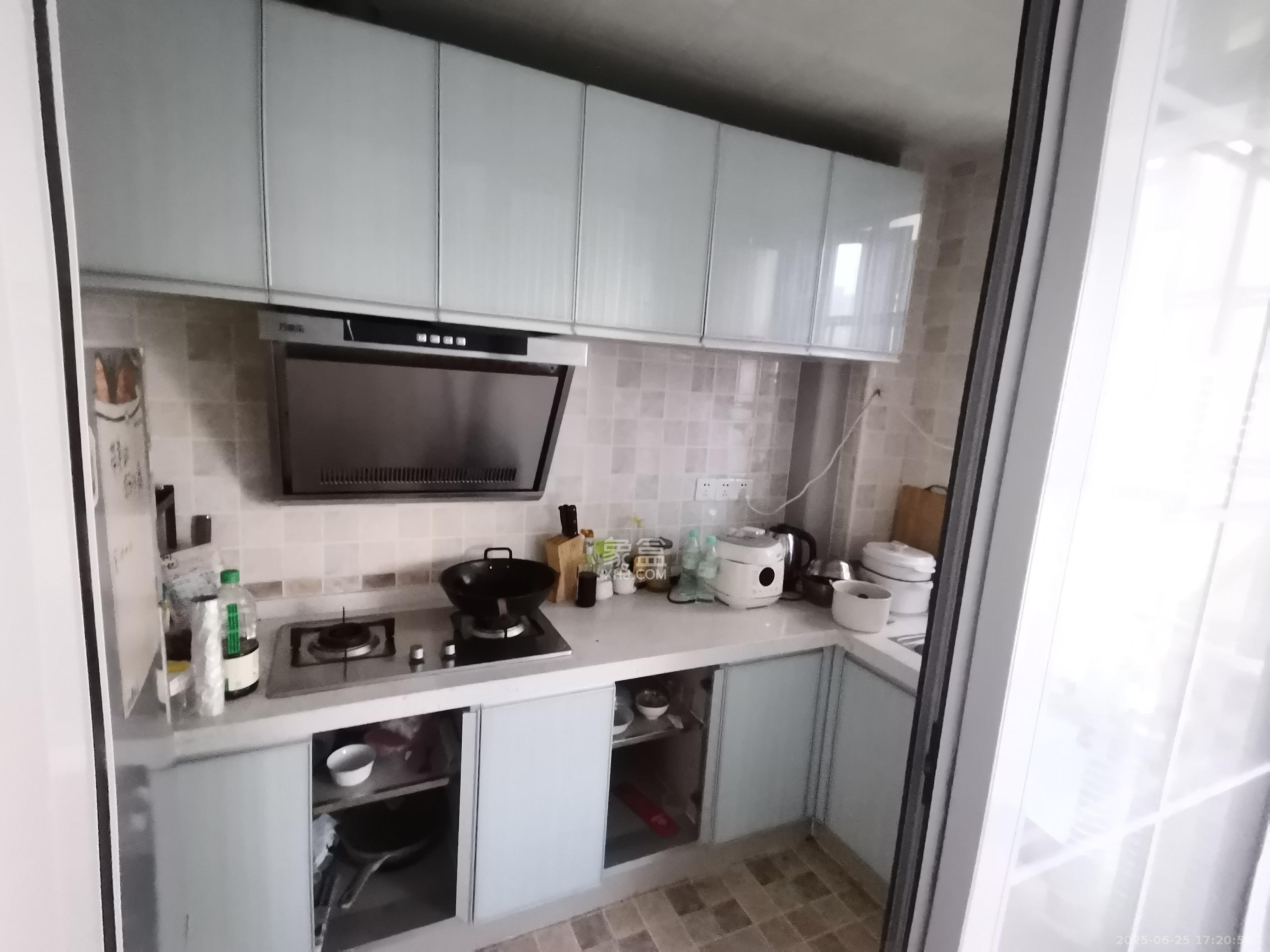 中国铁建梅溪青秀二期  3室2厅2卫    3000.0元/月 中国铁建梅溪青秀二期  3室2厅2卫    3000.0元/月室内图