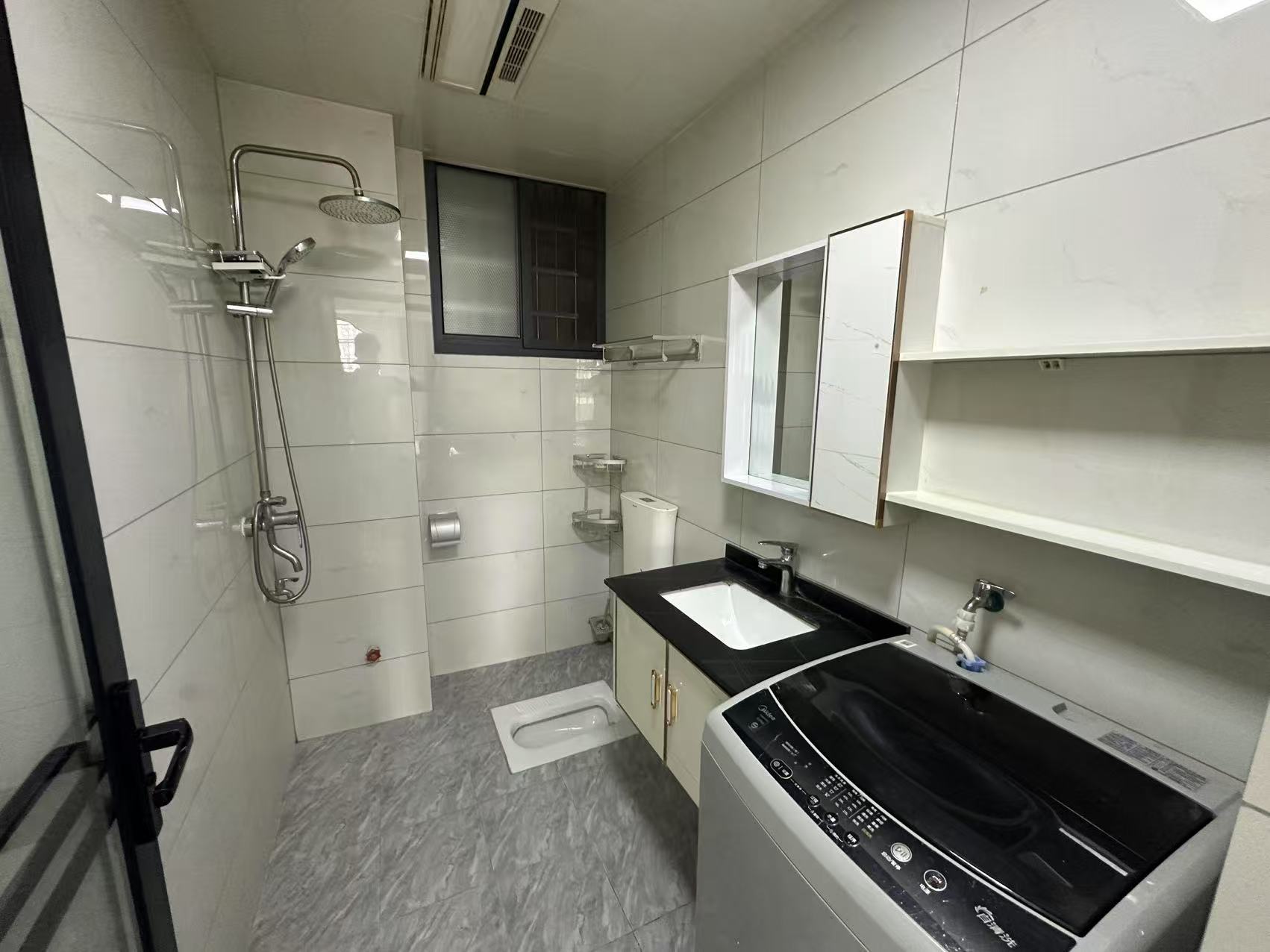 桥南创业大厦  1室1厅1卫    1000.0元/月 桥南创业大厦  1室1厅1卫    1000.0元/月