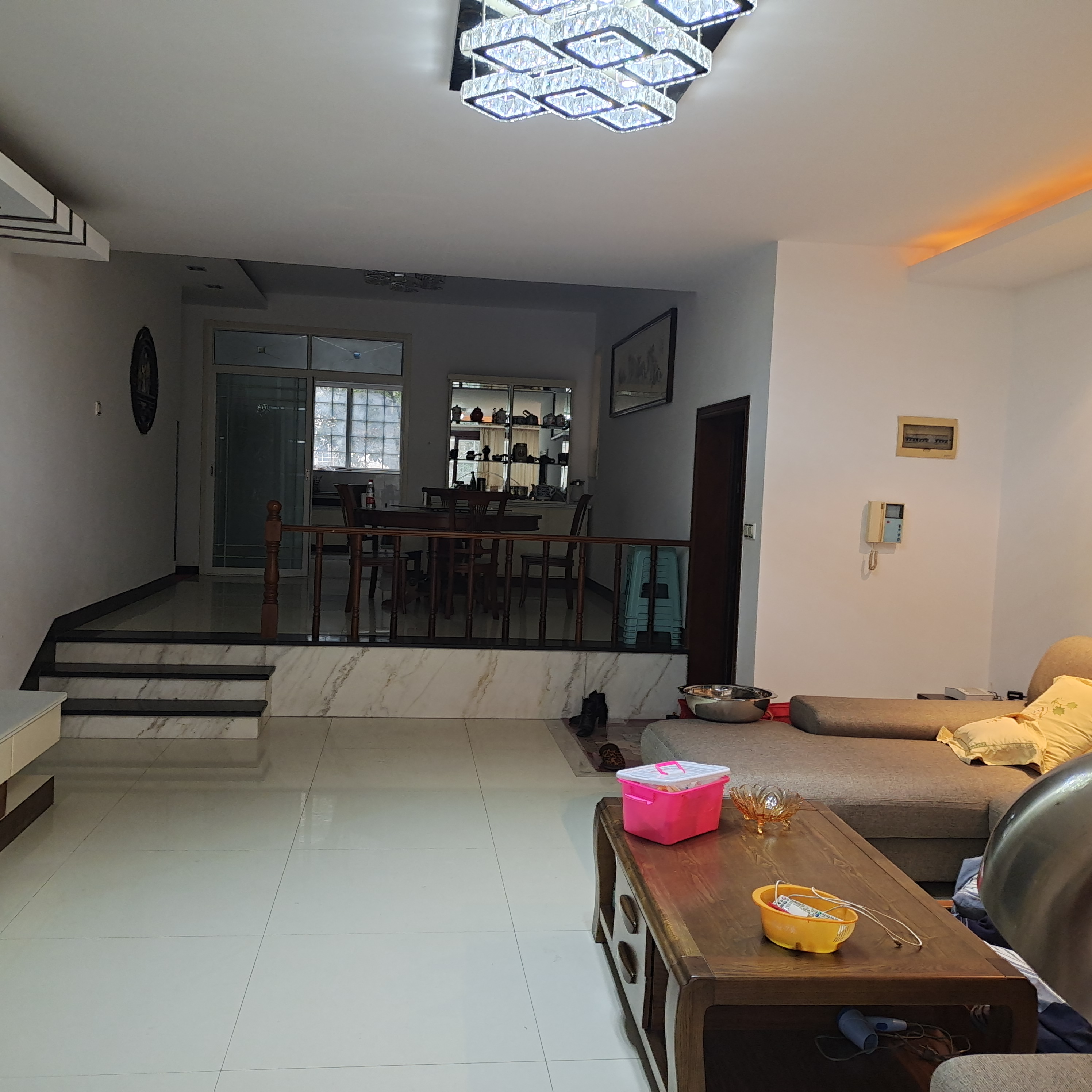 丽景雅苑  4室1厅1卫    68.0万 丽景雅苑  4室1厅1卫    68.0万客厅