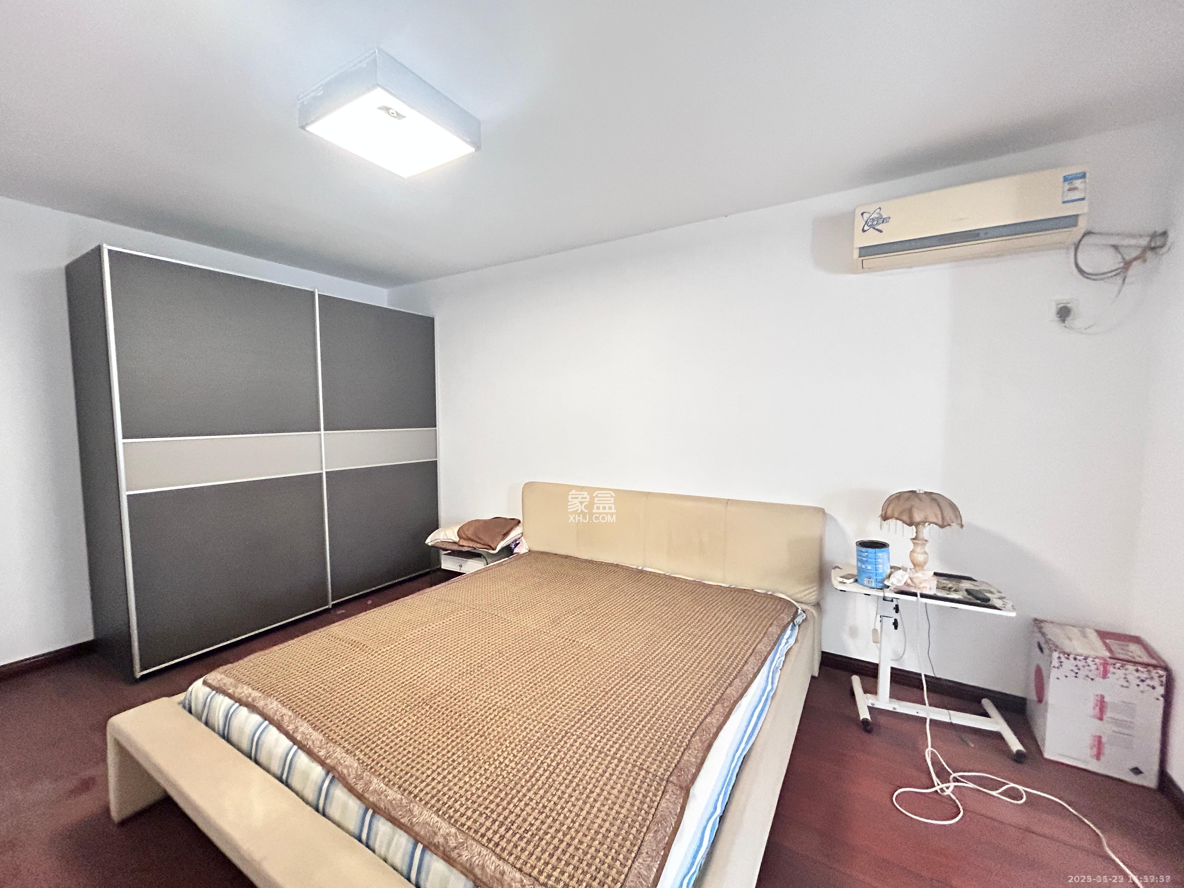 建设南路散盘  4室3厅2卫   2500.00元/月室内图