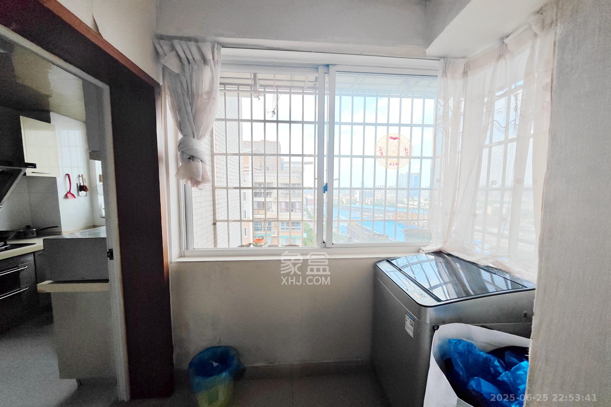 福乐康城 3室2厅2卫 98.0万 福乐康城 3室2厅2卫 98.0万阳台