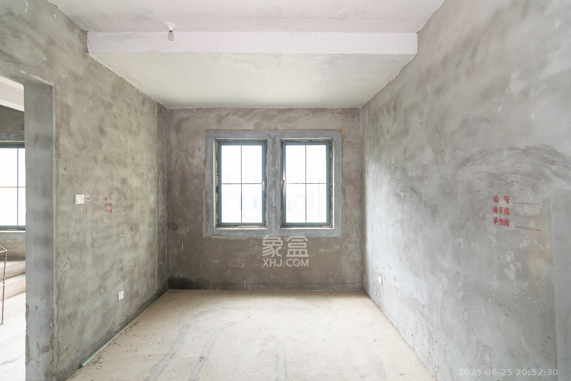 中粮北纬28°别墅  3室2厅3卫    378.0万 中粮北纬28°别墅  3室2厅3卫    378.0万卧室