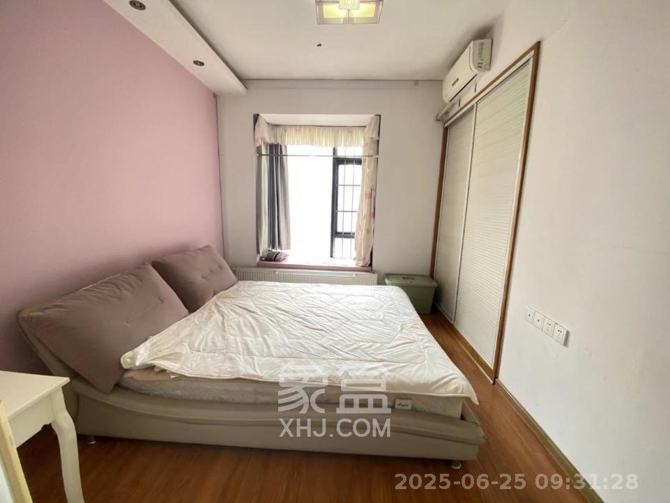 枫华府第  3室2厅2卫   2200.00元/月室内图