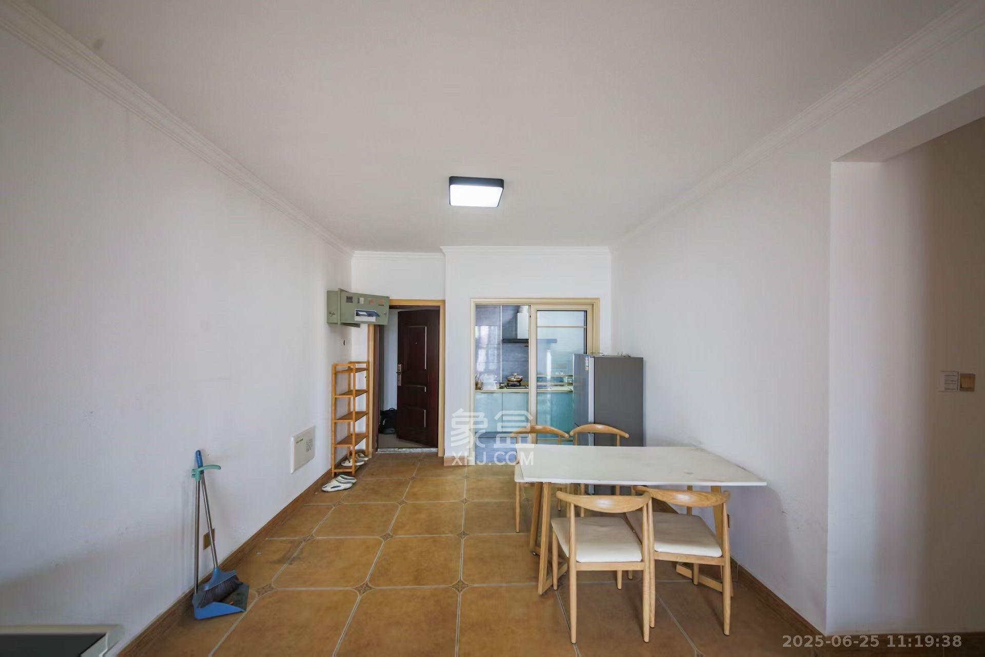 克拉美丽山庄(晟领国际) 3室2厅2卫 2000.0元/月 克拉美丽山庄(晟领国际) 3室2厅2卫 2000.0元/月室内图