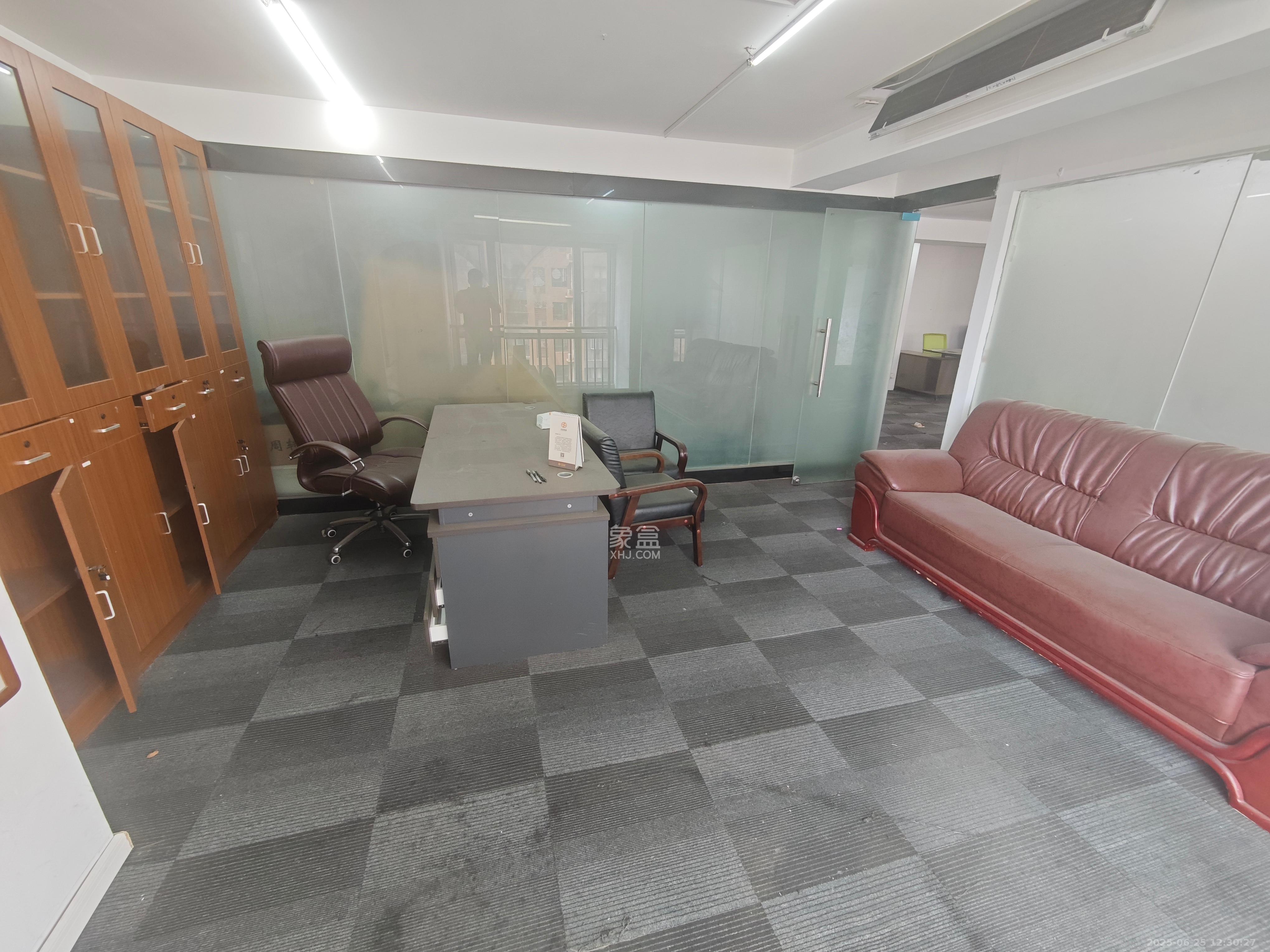 长城雅苑   125.0㎡      3800.0元/月室内图