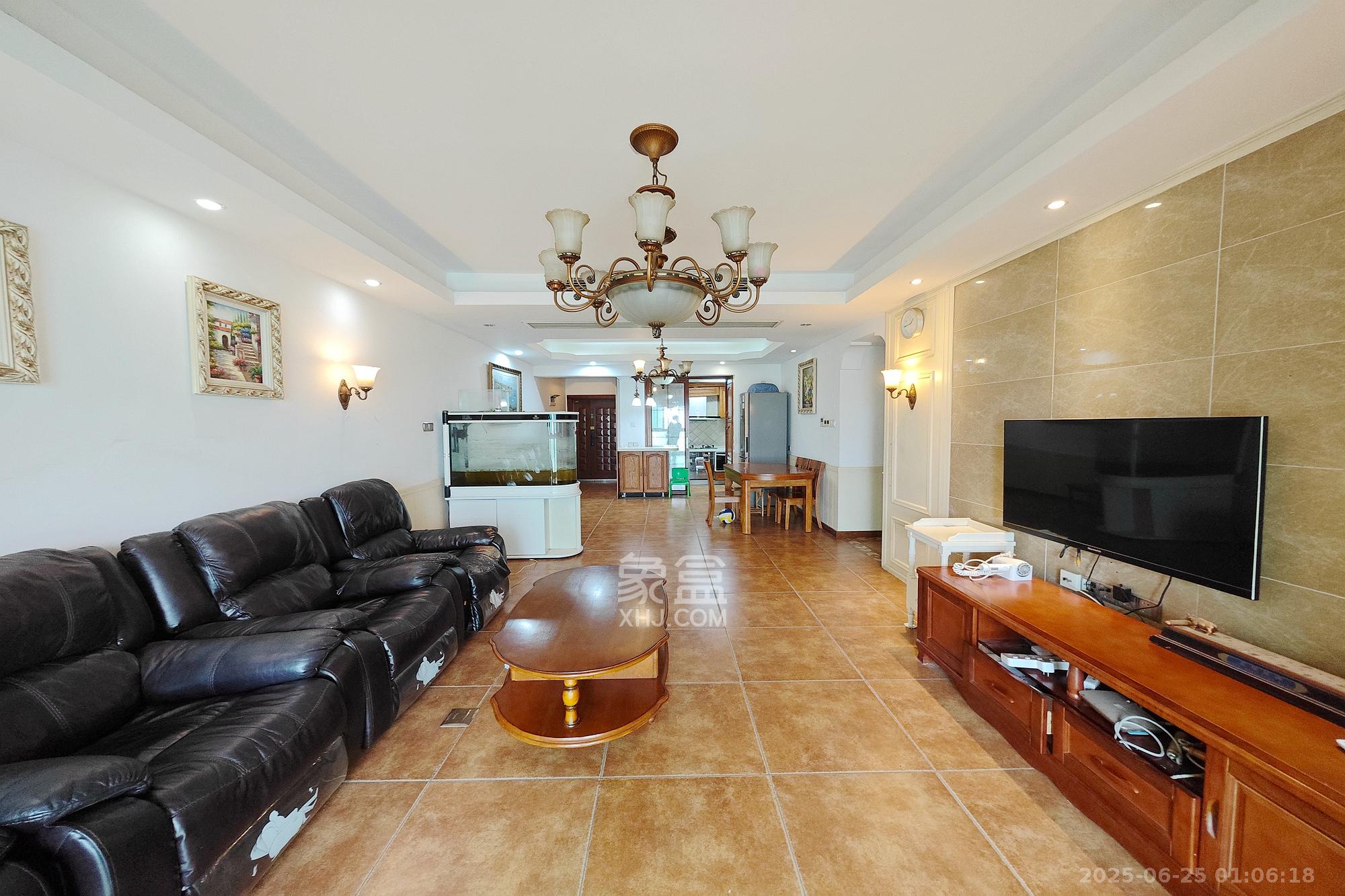 新城新世界一二三期  3室1厅2卫    115.0万 新城新世界一二三期  3室1厅2卫    115.0万