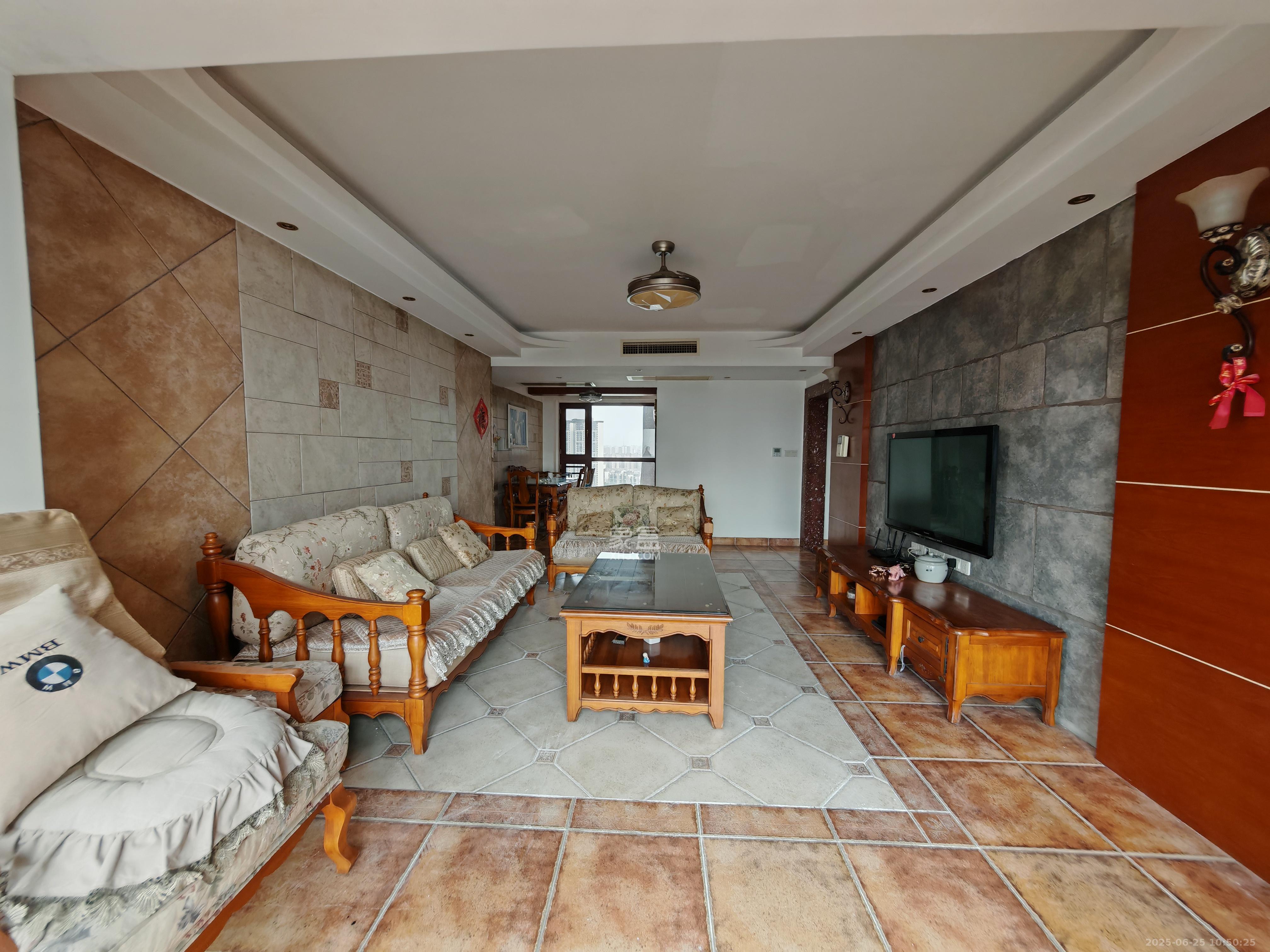 康桥长郡  4室2厅2卫    2800.0元/月 康桥长郡  4室2厅2卫    2800.0元/月室内图