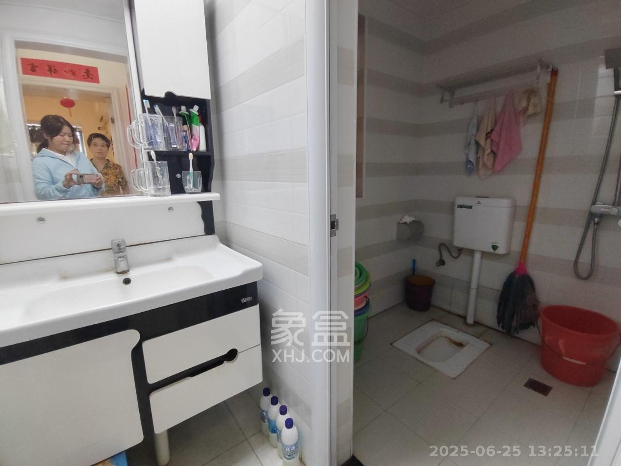 荣盛花语馨苑  2室2厅1卫   2300.00元/月室内图