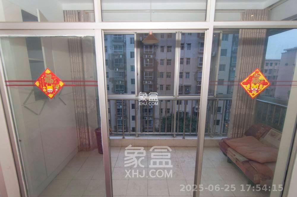 华银园 3室2厅1卫 2500.0元/月 华银园 3室2厅1卫 2500.0元/月室内图