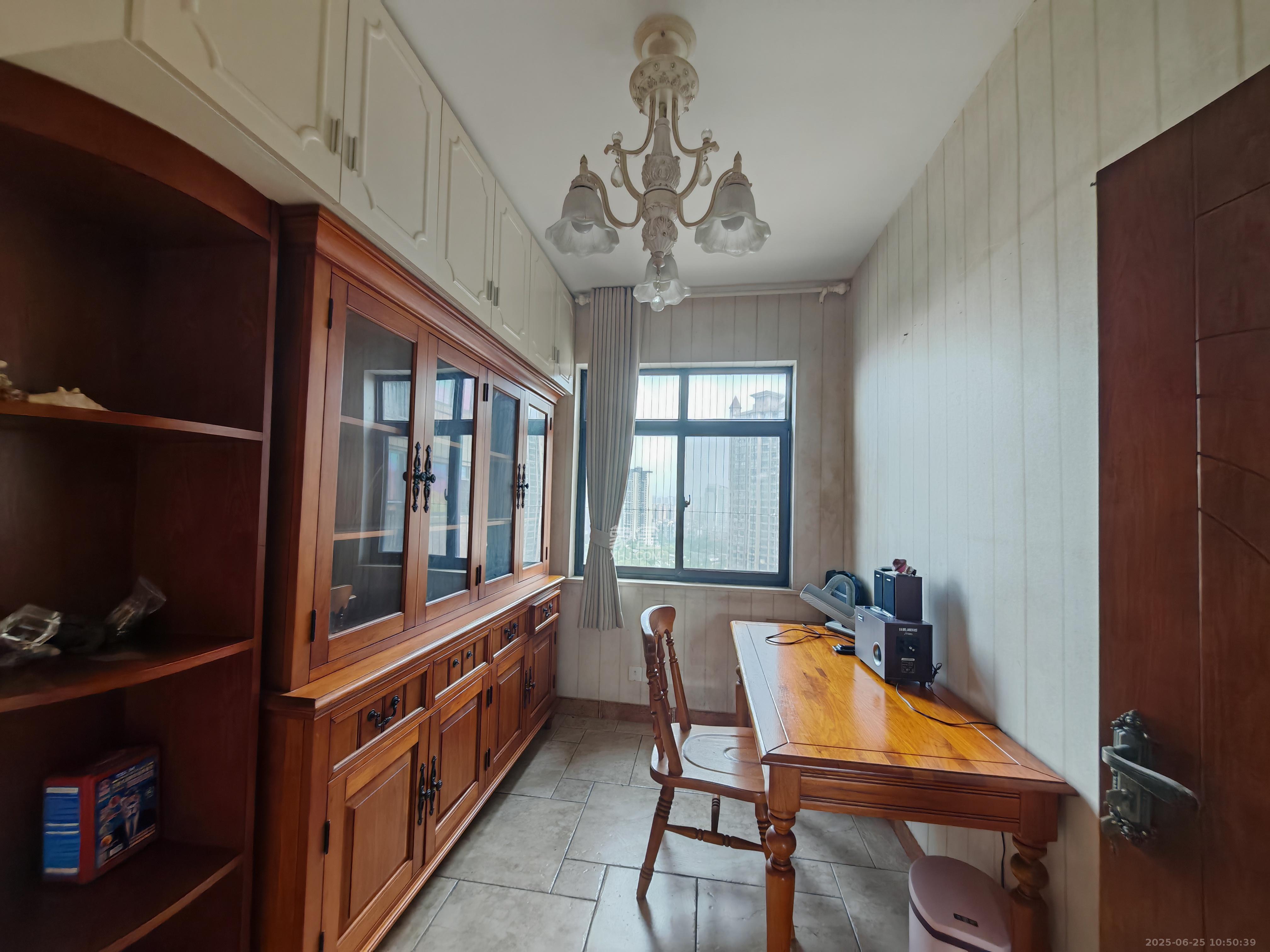 康桥长郡  4室2厅2卫    2800.0元/月 康桥长郡  4室2厅2卫    2800.0元/月室内图