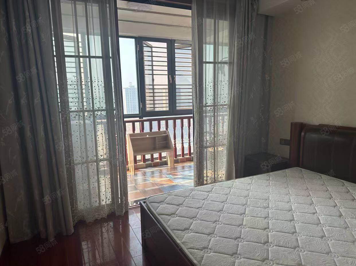 信合家园帝景华庭  3室2厅2卫    1800.0元/月室内图