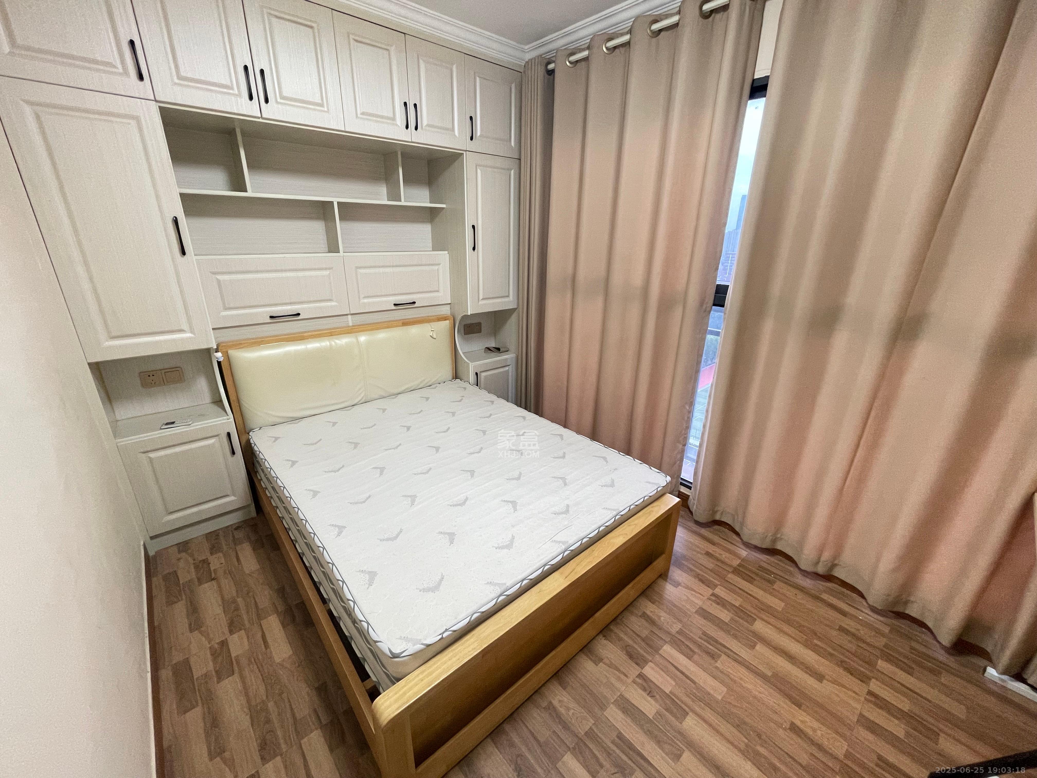 荣盛花语书苑  3室1厅2卫   3200.00元/月室内图