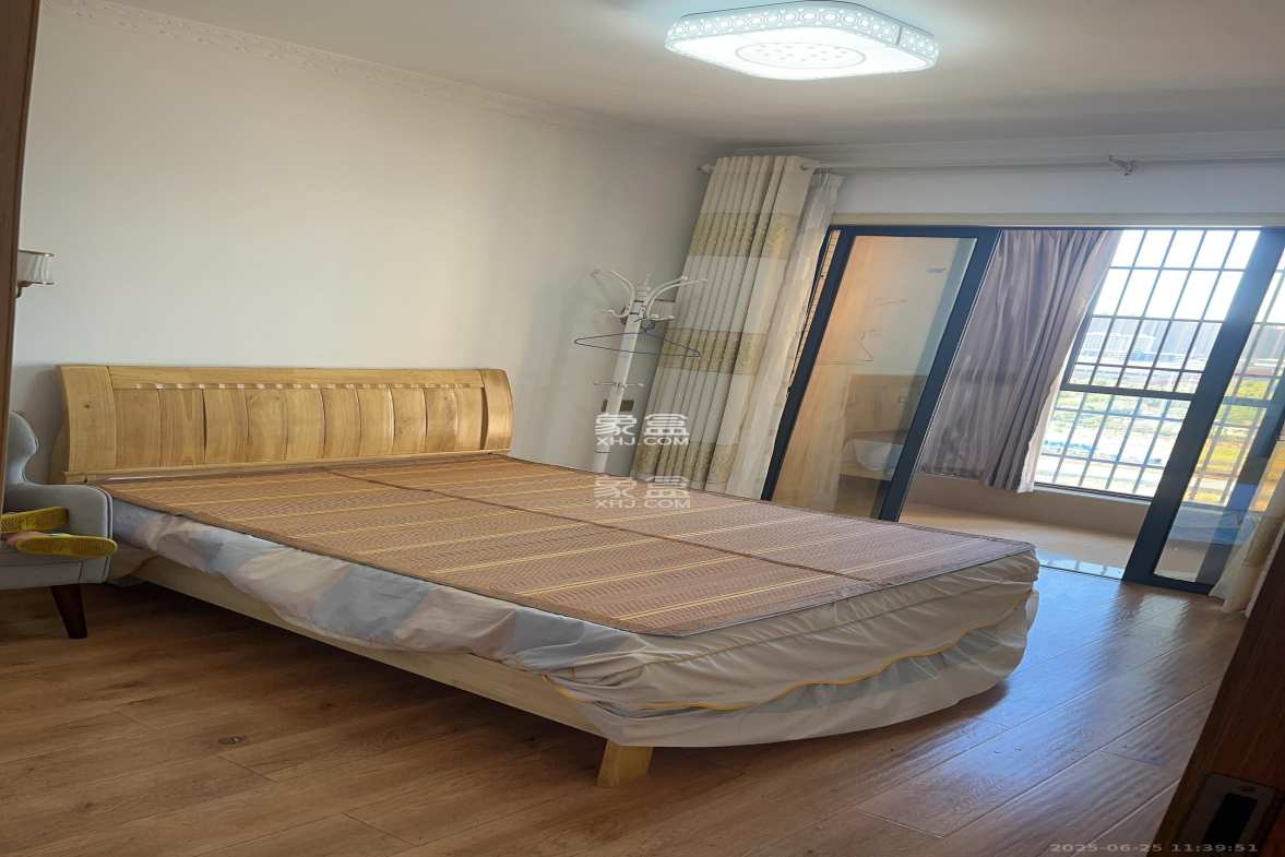 深业睿城 3室2厅2卫 2600.0元/月 深业睿城 3室2厅2卫 2600.0元/月室内图