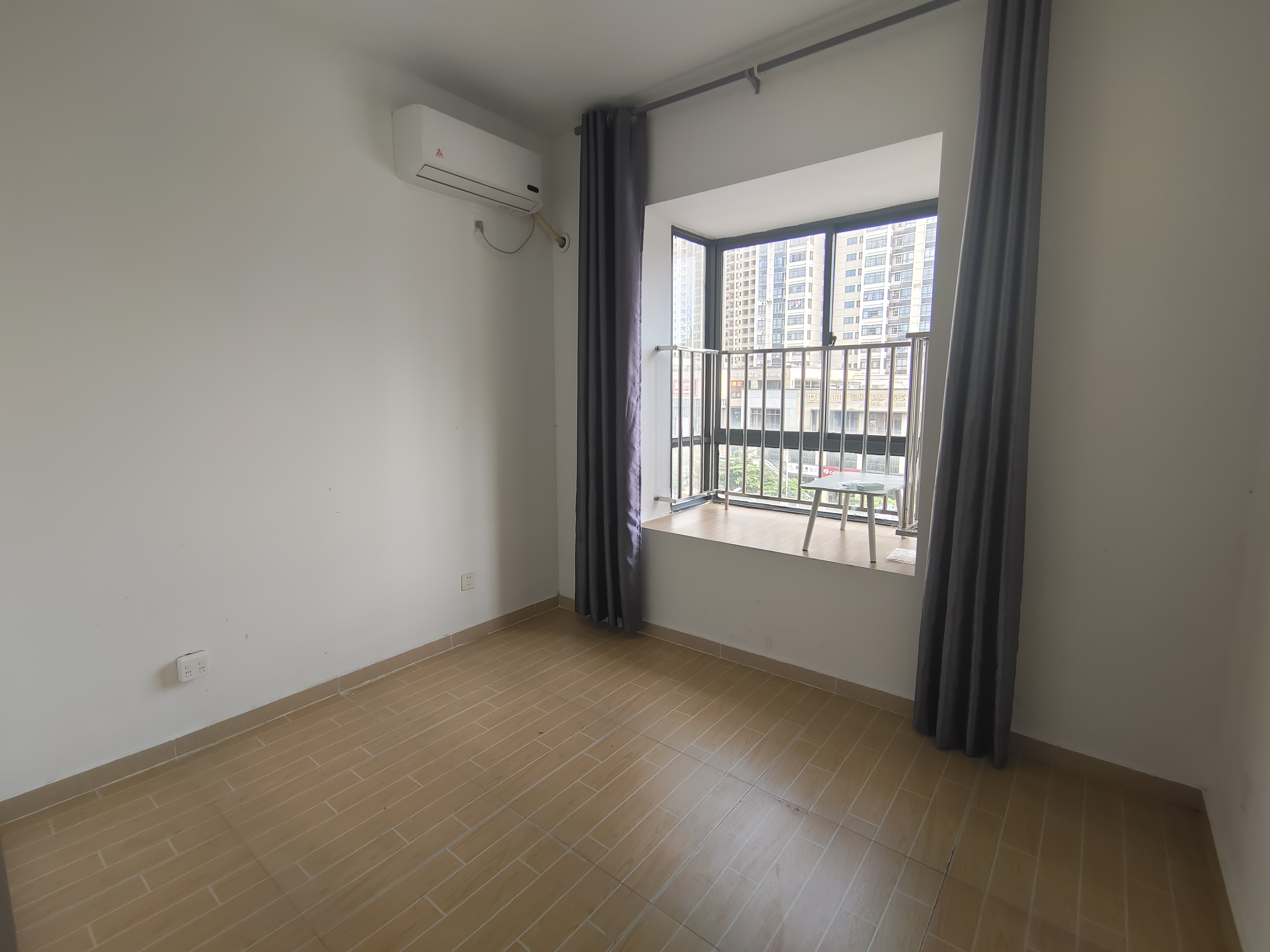 道客和悦坊 3室2厅2卫 2400.0元/月 道客和悦坊 3室2厅2卫 2400.0元/月室内图