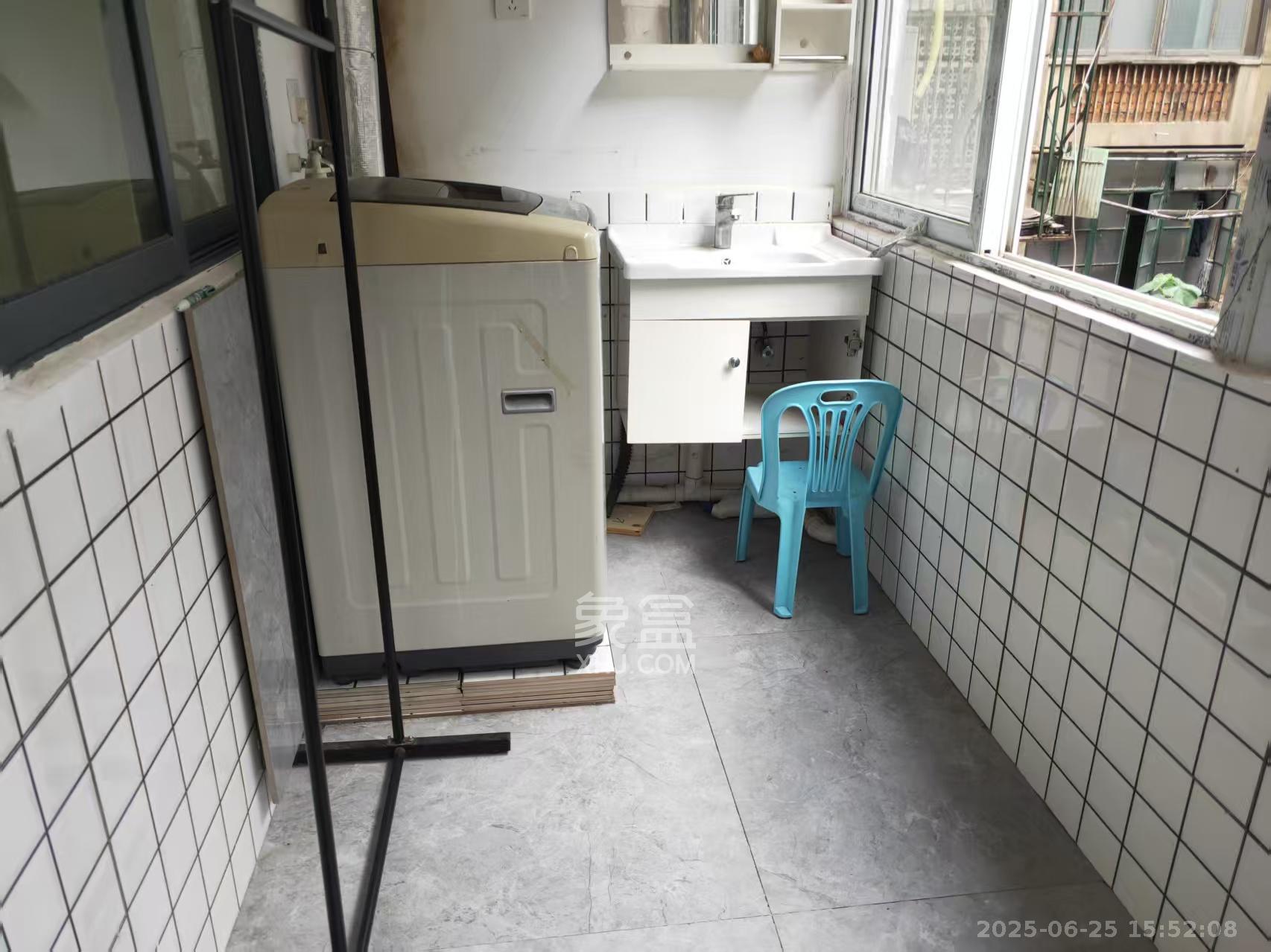 环城堤综合楼(产权如意街综合楼) 2室2厅1卫 2000.0元/月 环城堤综合楼(产权如意街综合楼) 2室2厅1卫 2000.0元/月室内图