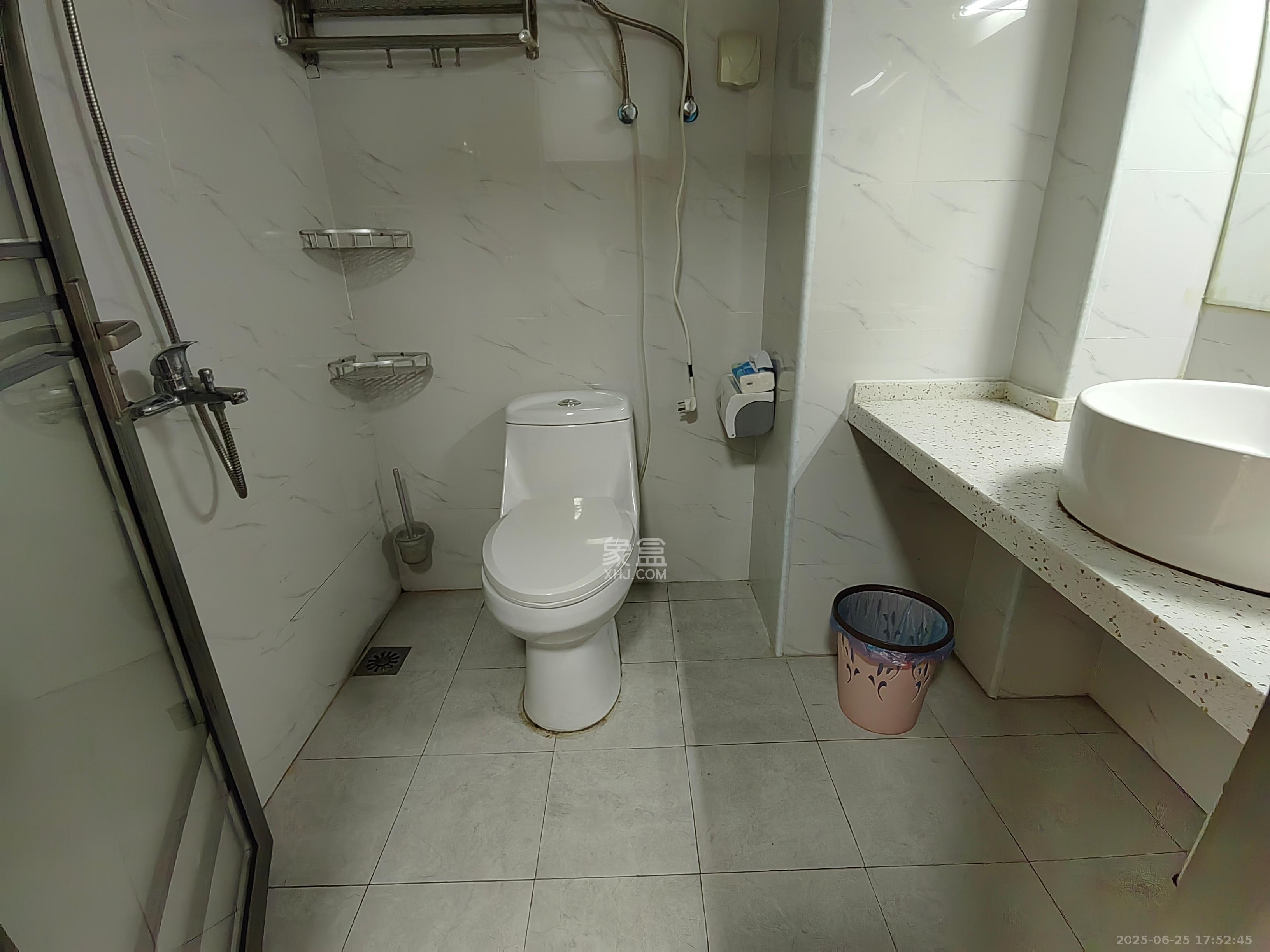 金鹰商业广场(金鹰商业大厦) 1室0厅0卫 1100.0元/月 金鹰商业广场(金鹰商业大厦) 1室0厅0卫 1100.0元/月室内图