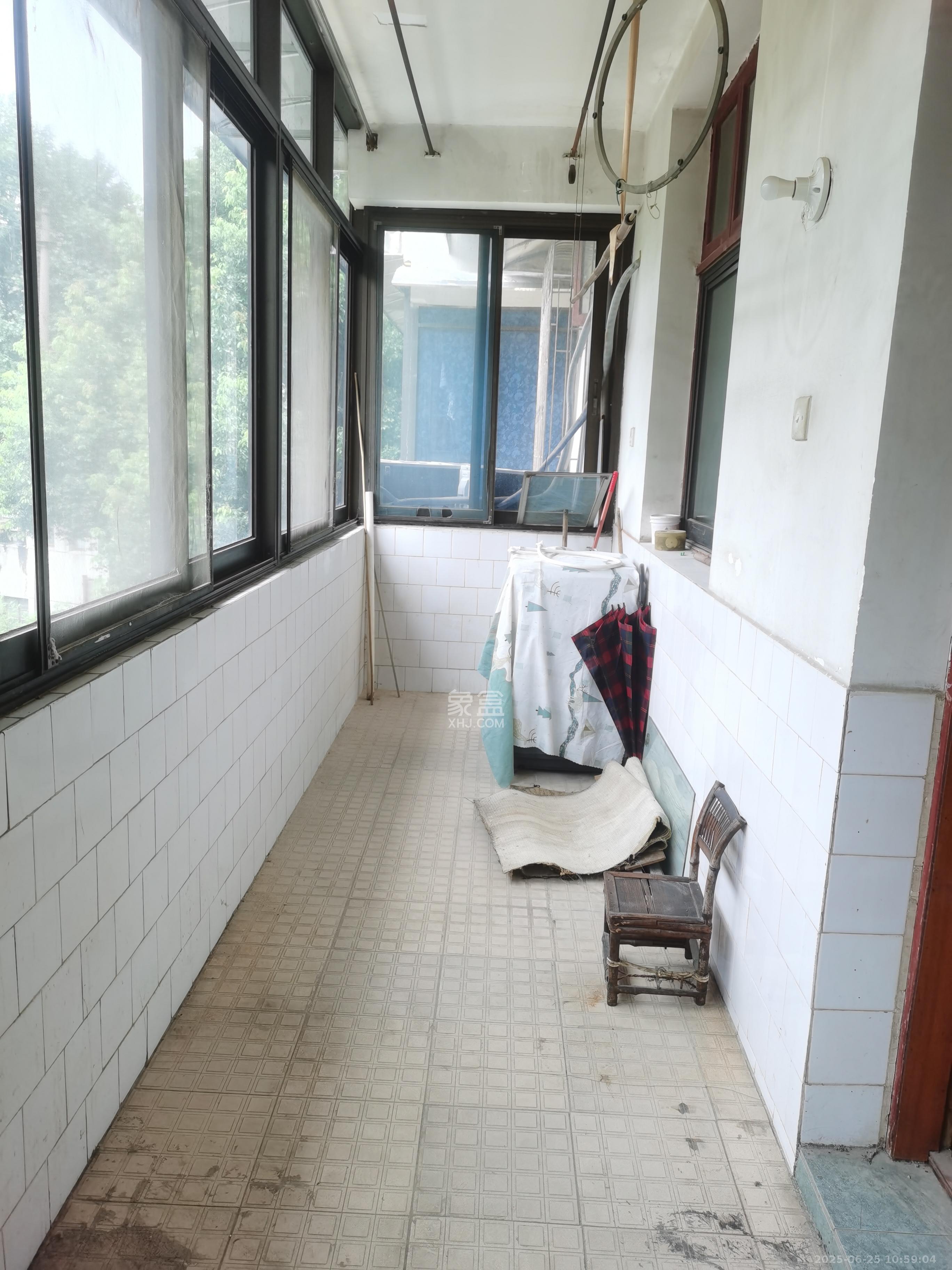 林业厅宿舍  3室2厅1卫   2100.00元/月室内图