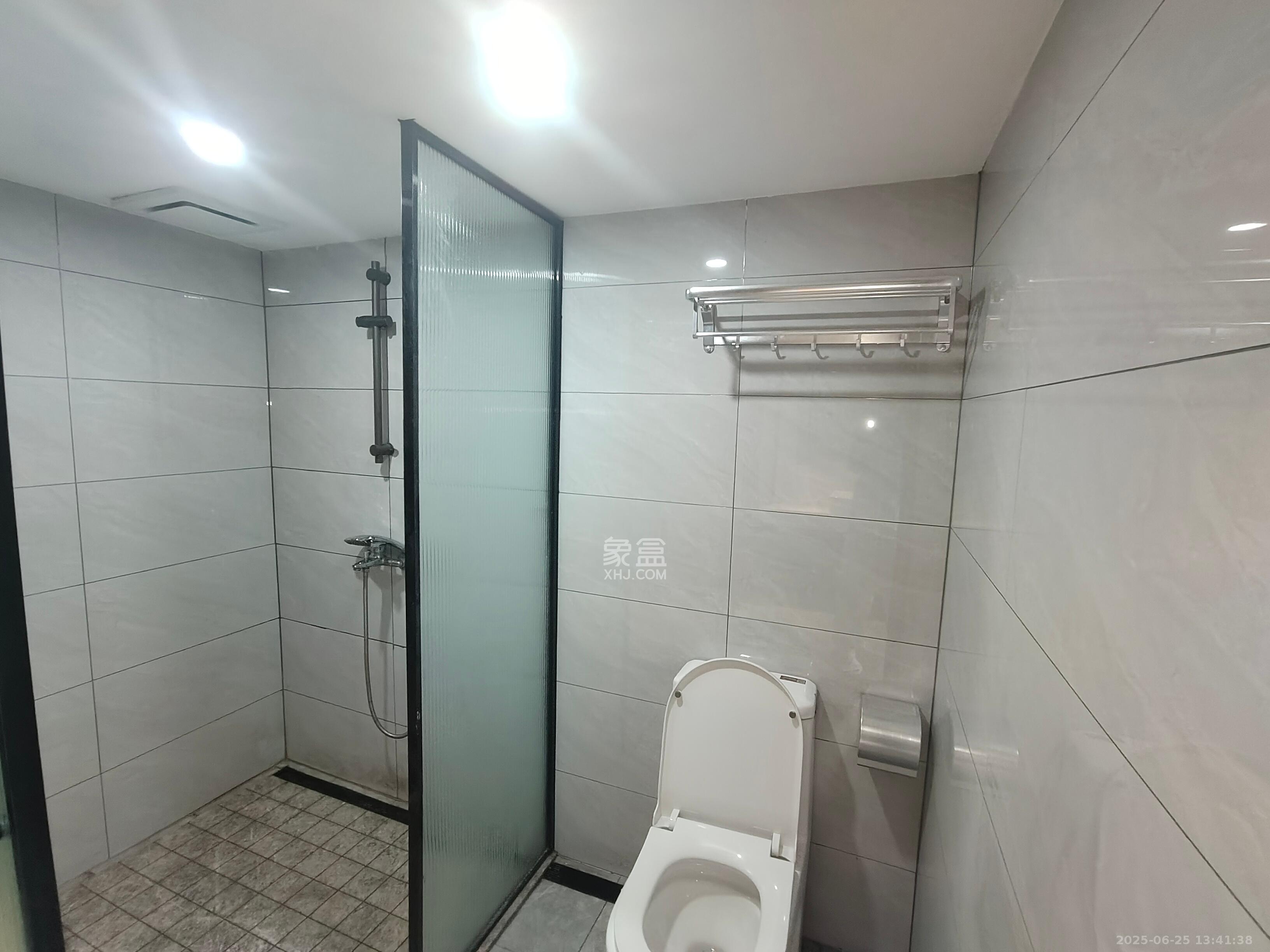 金地铂悦  1室0厅0卫    1600.0元/月 金地铂悦  1室0厅0卫    1600.0元/月室内图